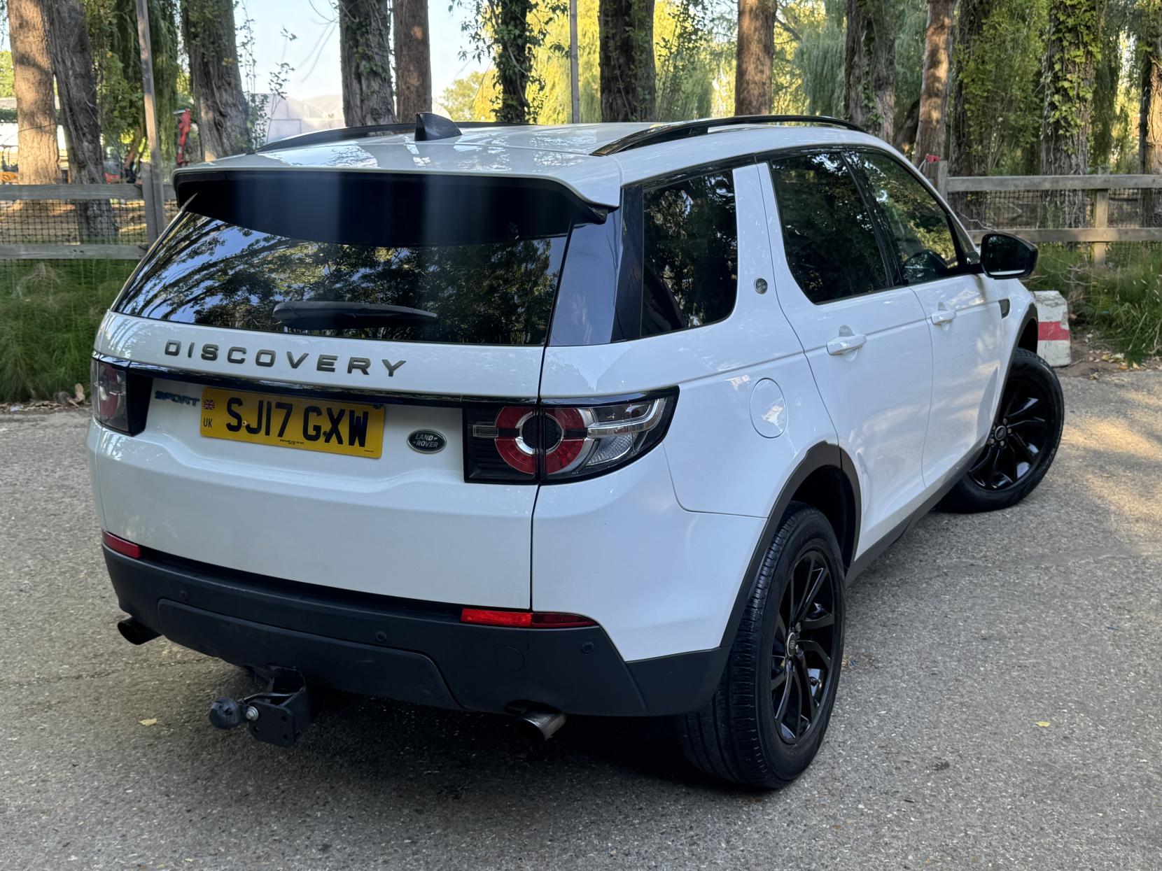 Land Rover Discovery Sport 2.0 TD4 Pure Edition SUV 5dr Diesel Manual 4WD Euro 6 (s/s) (5 Seat) (150 ps)