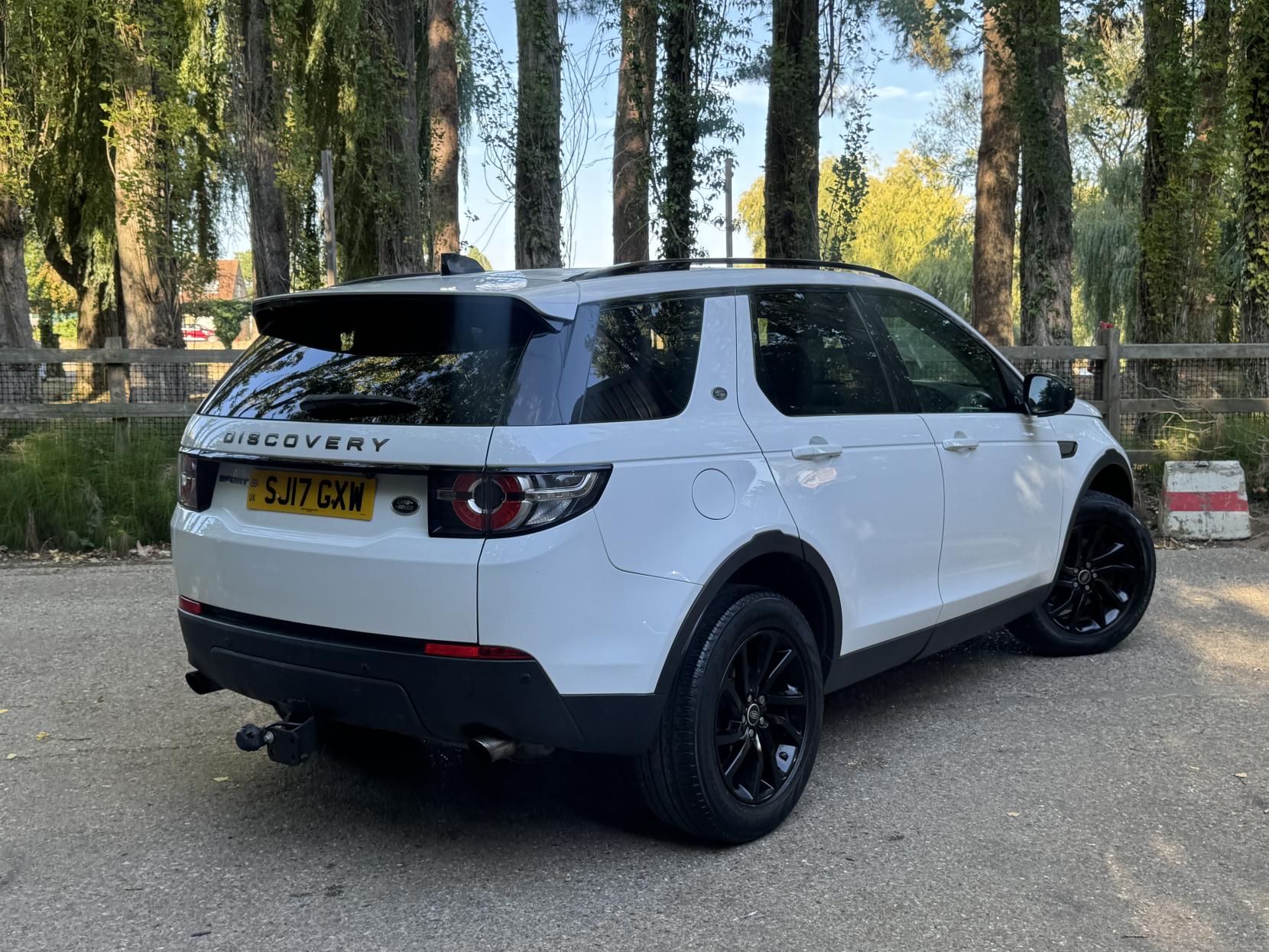 Land Rover Discovery Sport 2.0 TD4 Pure Edition SUV 5dr Diesel Manual 4WD Euro 6 (s/s) (5 Seat) (150 ps)