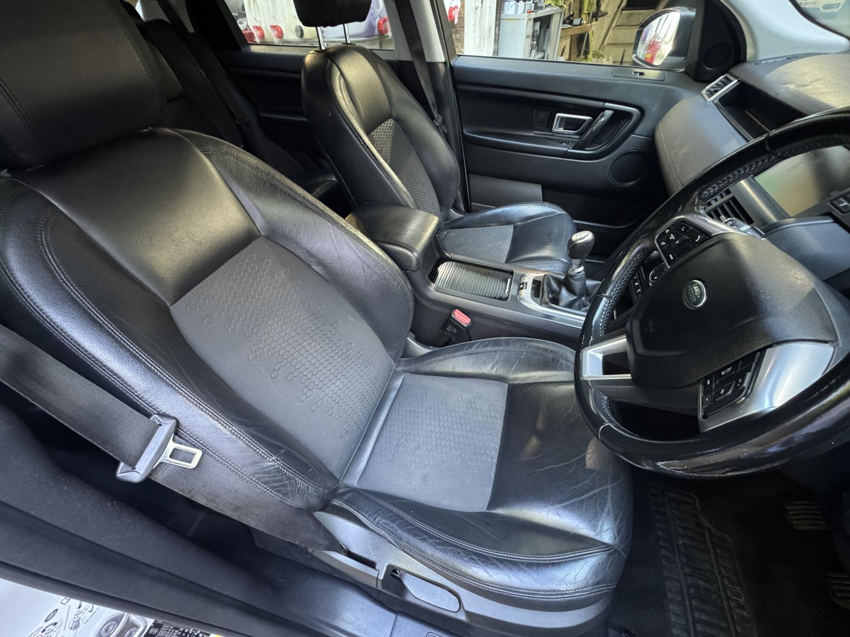 Land Rover Discovery Sport 2.0 TD4 Pure Edition SUV 5dr Diesel Manual 4WD Euro 6 (s/s) (5 Seat) (150 ps)
