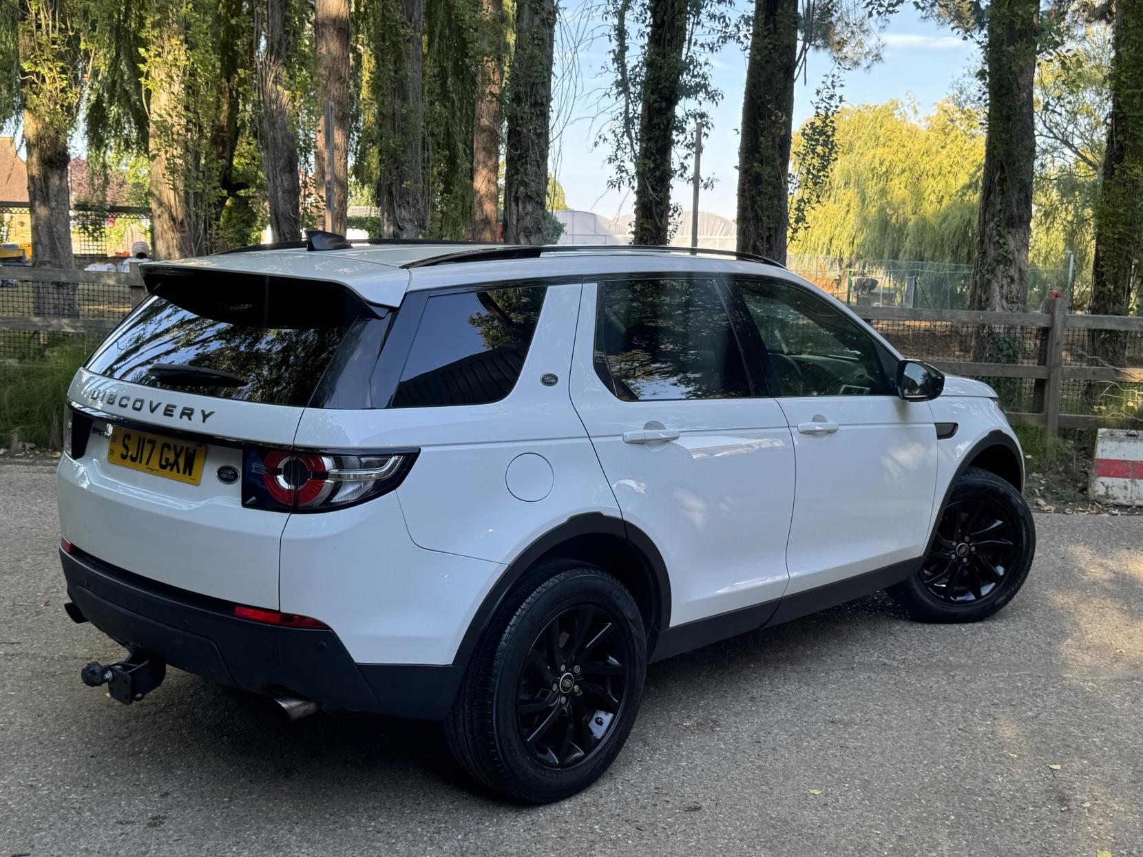 Land Rover Discovery Sport 2.0 TD4 Pure Edition SUV 5dr Diesel Manual 4WD Euro 6 (s/s) (5 Seat) (150 ps)