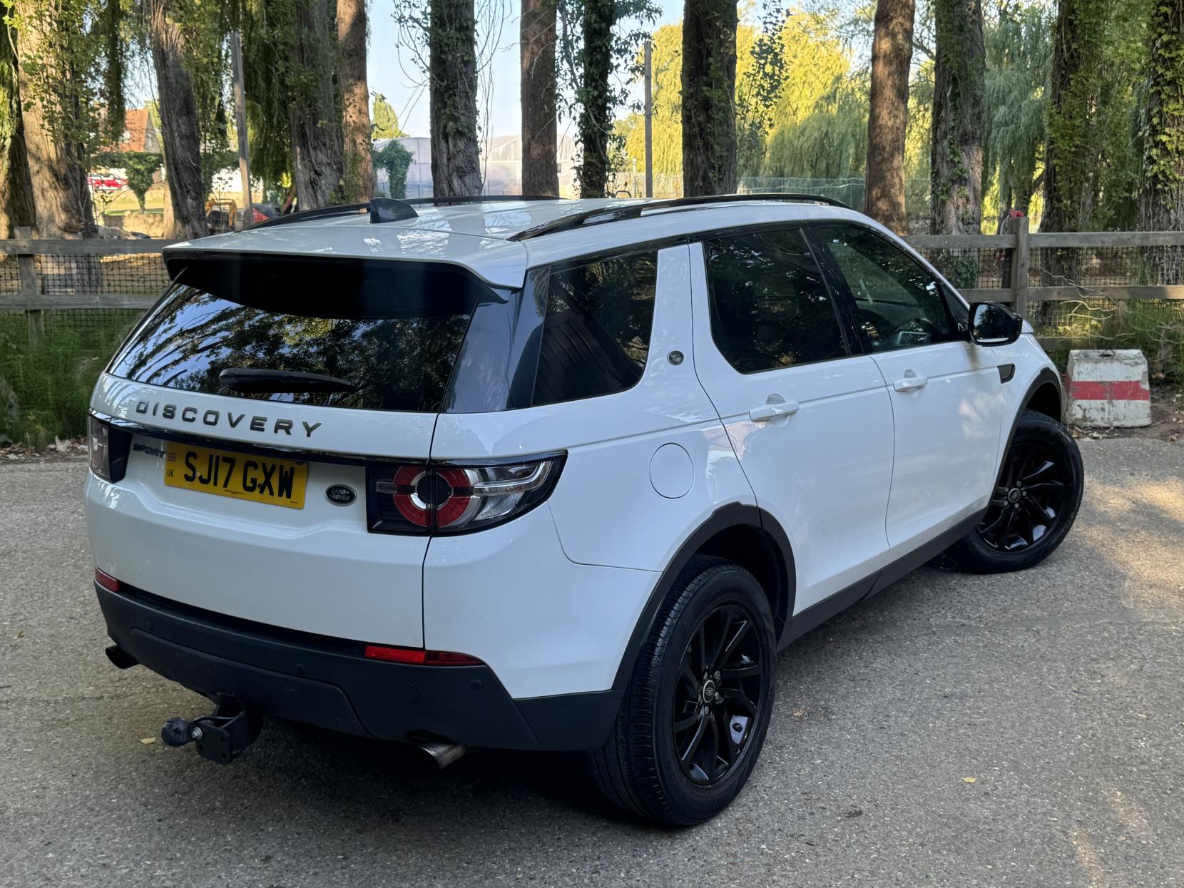Land Rover Discovery Sport 2.0 TD4 Pure Edition SUV 5dr Diesel Manual 4WD Euro 6 (s/s) (5 Seat) (150 ps)