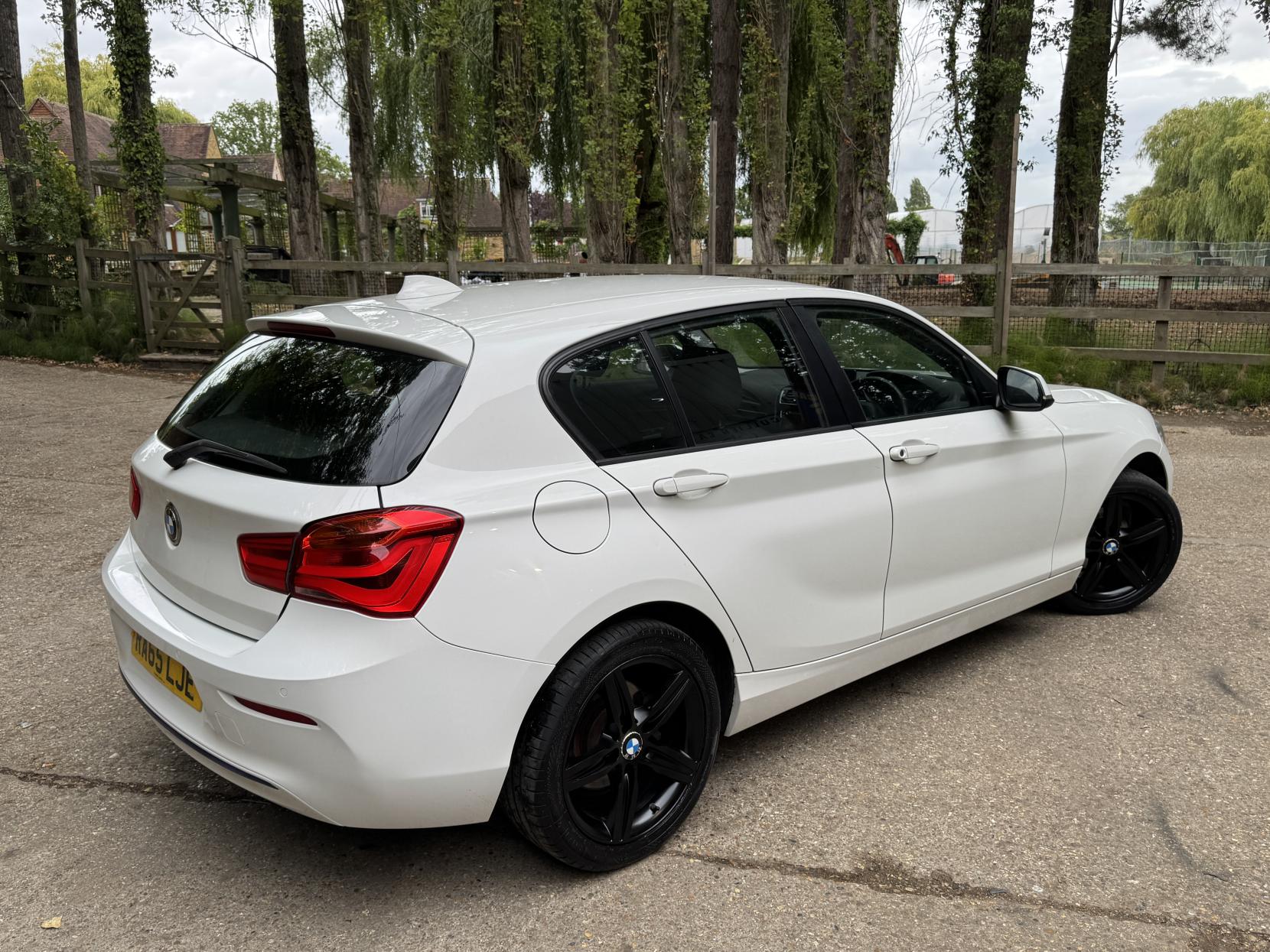 BMW 1 Series 1.5 118i Sport Hatchback 5dr Petrol Manual Euro 6 (s/s) (136 ps)
