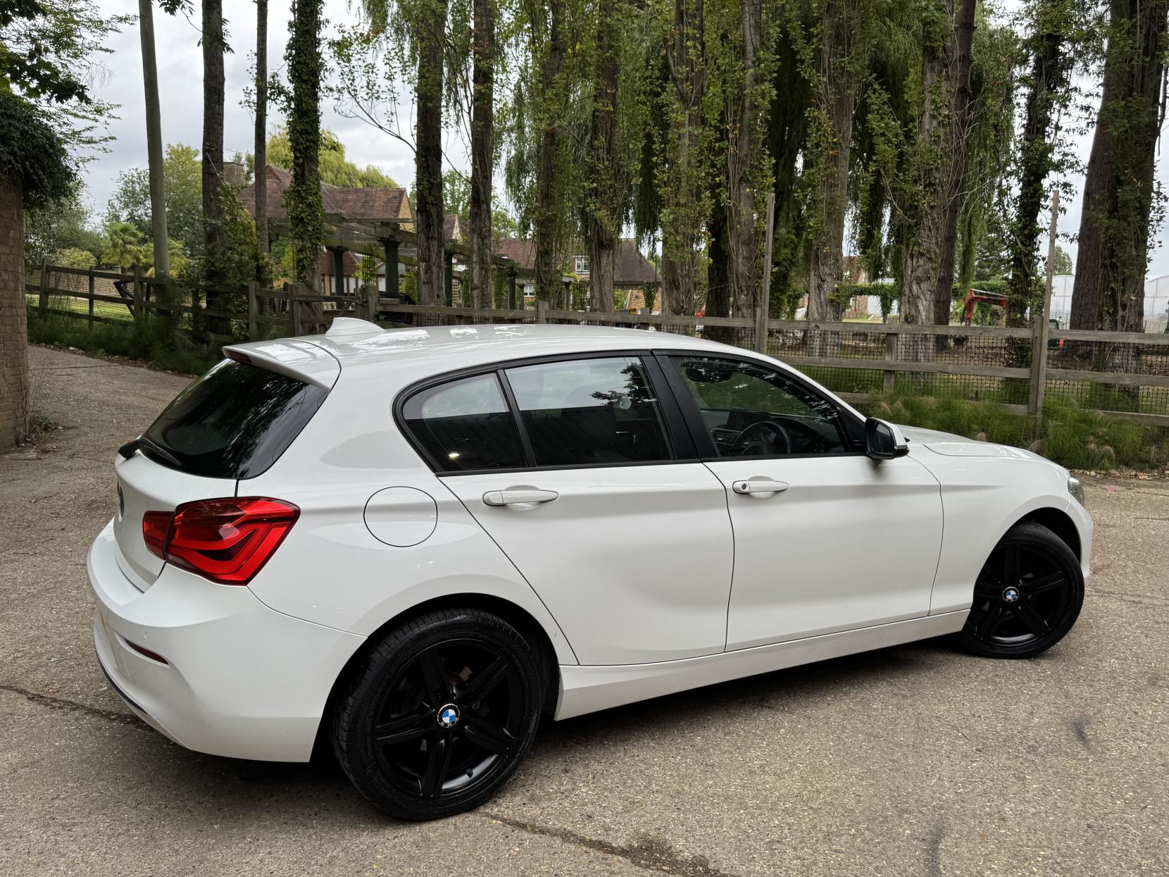 BMW 1 Series 1.5 118i Sport Hatchback 5dr Petrol Manual Euro 6 (s/s) (136 ps)