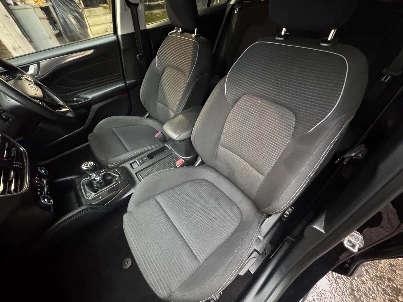 Ford Focus 1.0T EcoBoost Titanium Hatchback 5dr Petrol Manual Euro 6 (s/s) (125 ps)