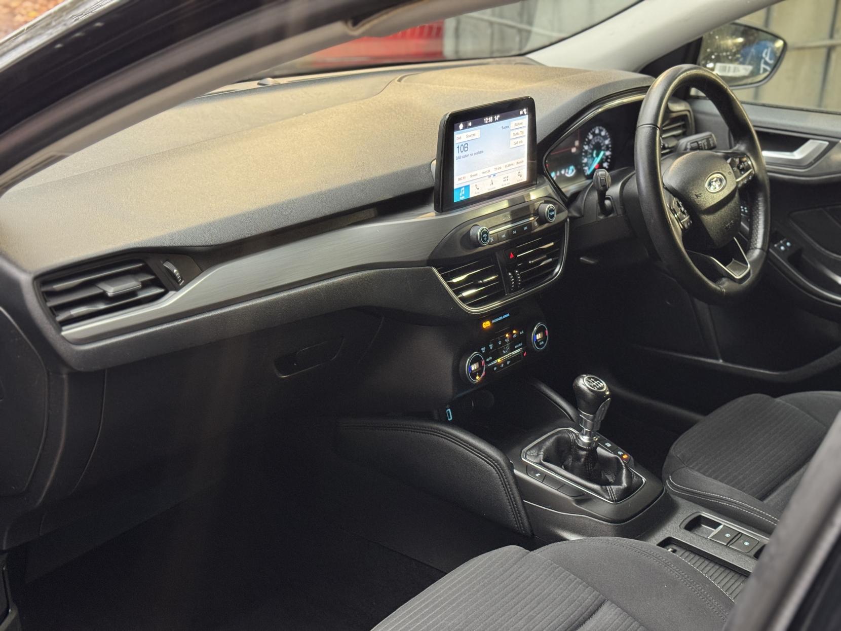 Ford Focus 1.0T EcoBoost Titanium Hatchback 5dr Petrol Manual Euro 6 (s/s) (125 ps)