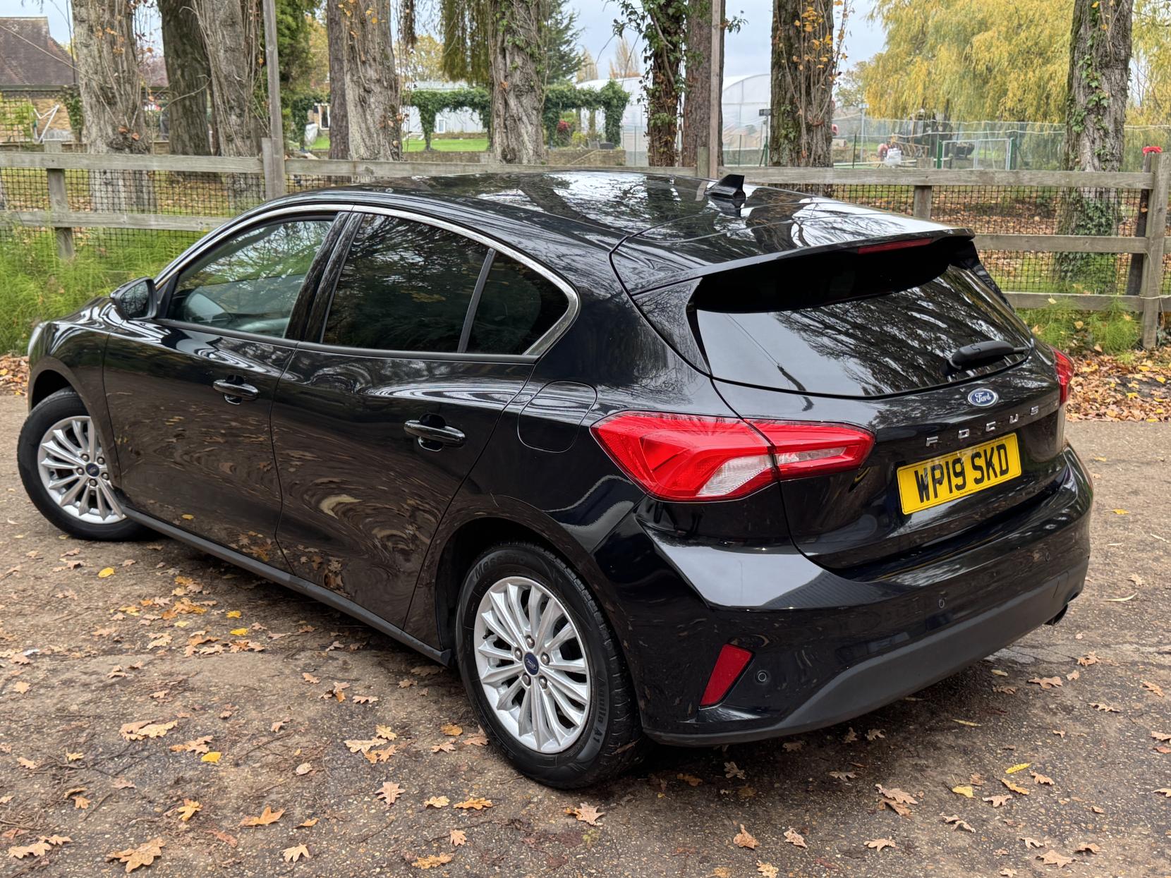 Ford Focus 1.0T EcoBoost Titanium Hatchback 5dr Petrol Manual Euro 6 (s/s) (125 ps)