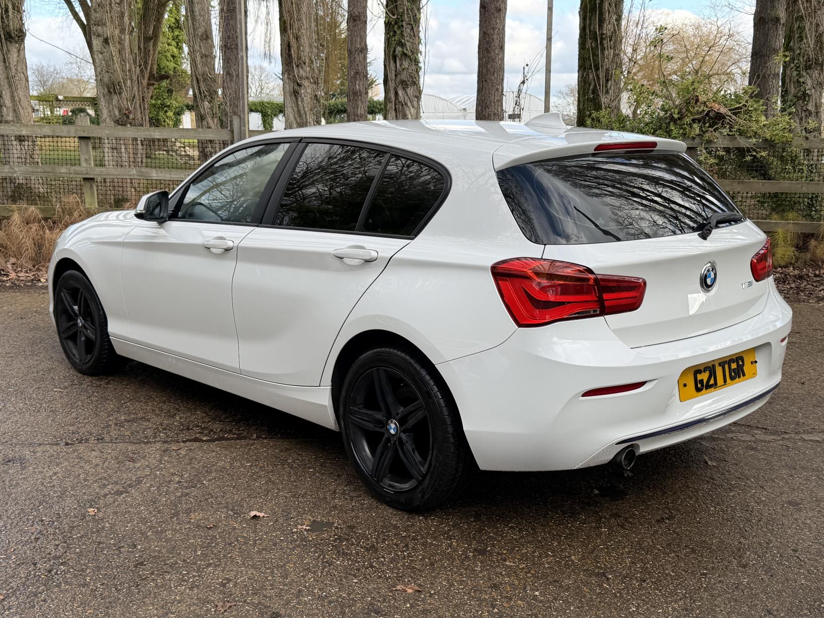 BMW 1 Series 1.5 118i Sport Hatchback 5dr Petrol Manual Euro 6 (s/s) (136 ps)