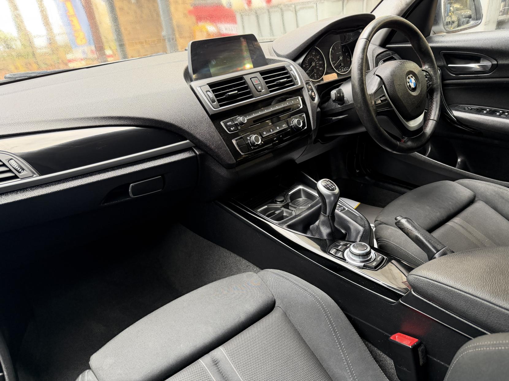 BMW 1 Series 1.5 118i Sport Hatchback 5dr Petrol Manual Euro 6 (s/s) (136 ps)