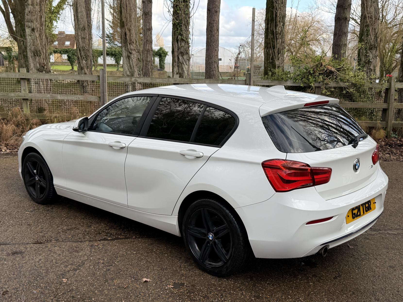 BMW 1 Series 1.5 118i Sport Hatchback 5dr Petrol Manual Euro 6 (s/s) (136 ps)