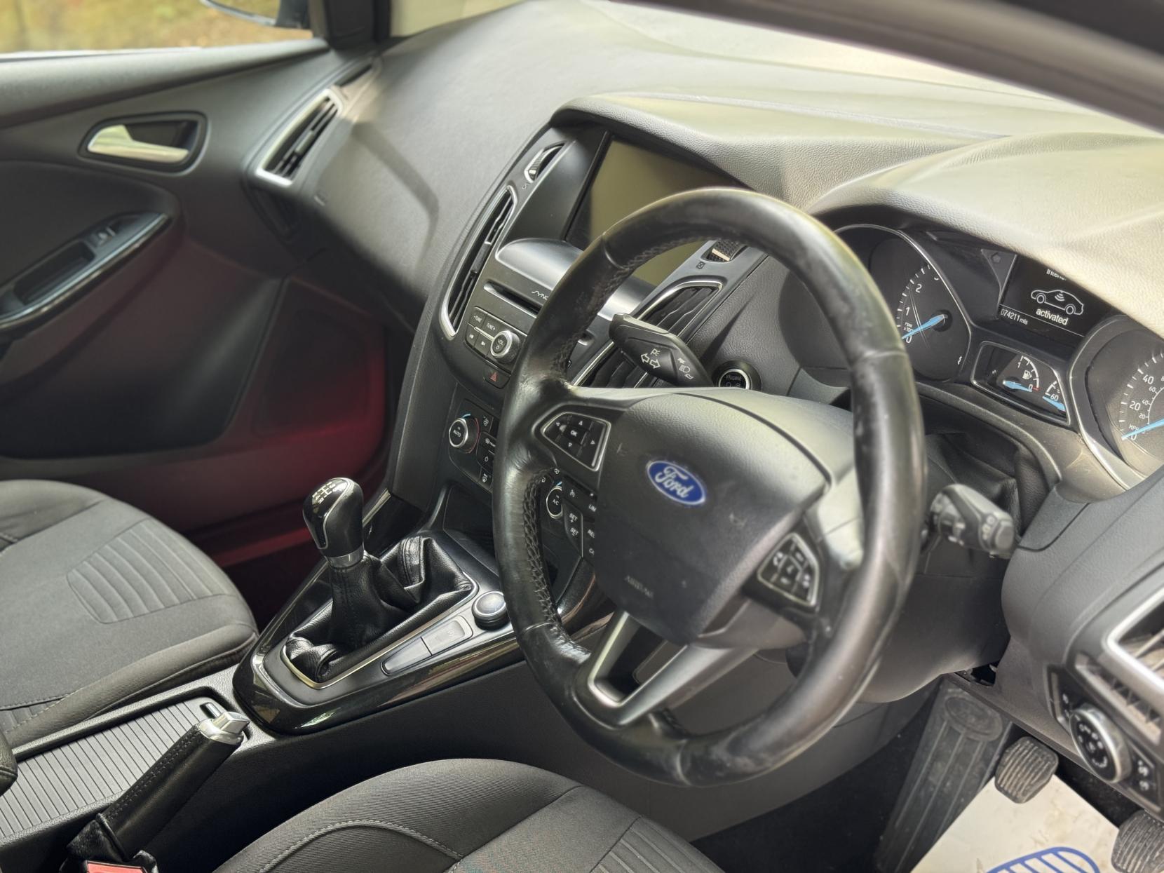 Ford Focus 1.0T EcoBoost Titanium Hatchback 5dr Petrol Manual Euro 6 (s/s) (100 ps)