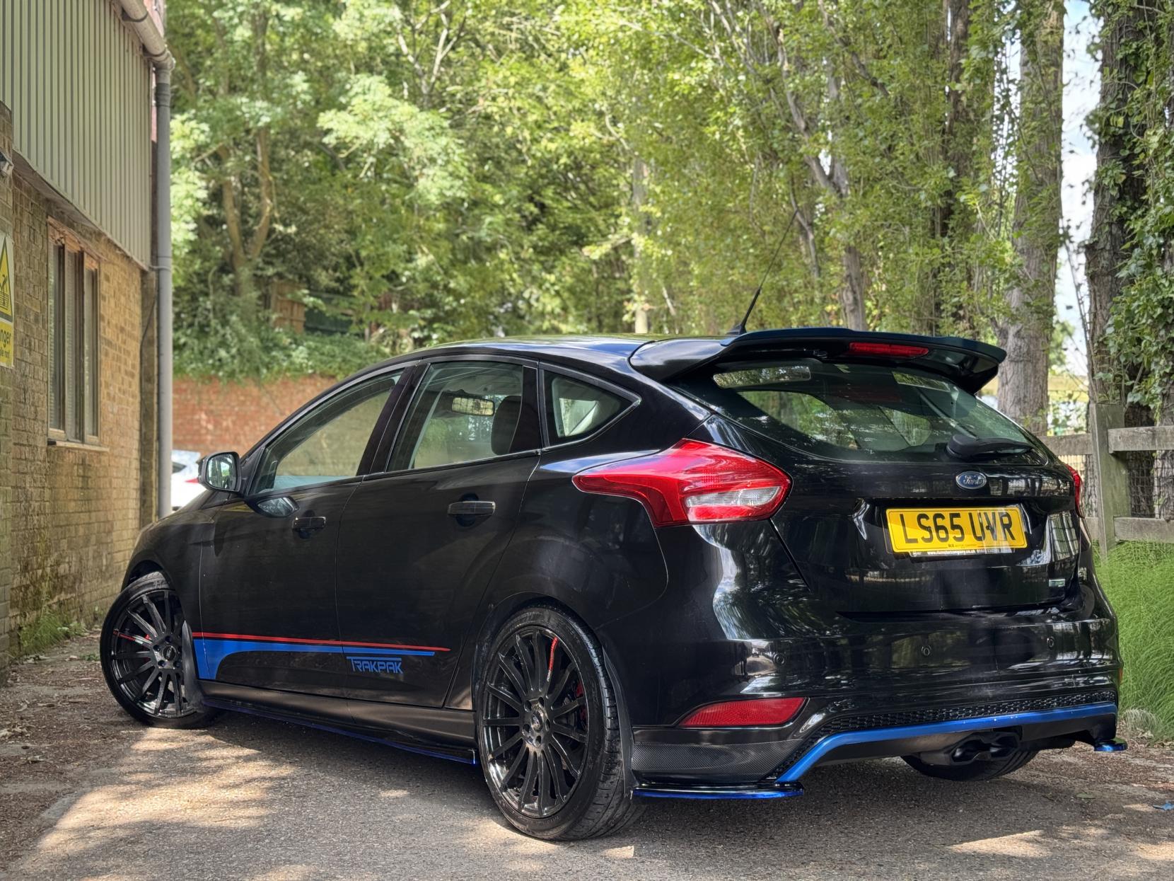 Ford Focus 1.0T EcoBoost Titanium Hatchback 5dr Petrol Manual Euro 6 (s/s) (100 ps)