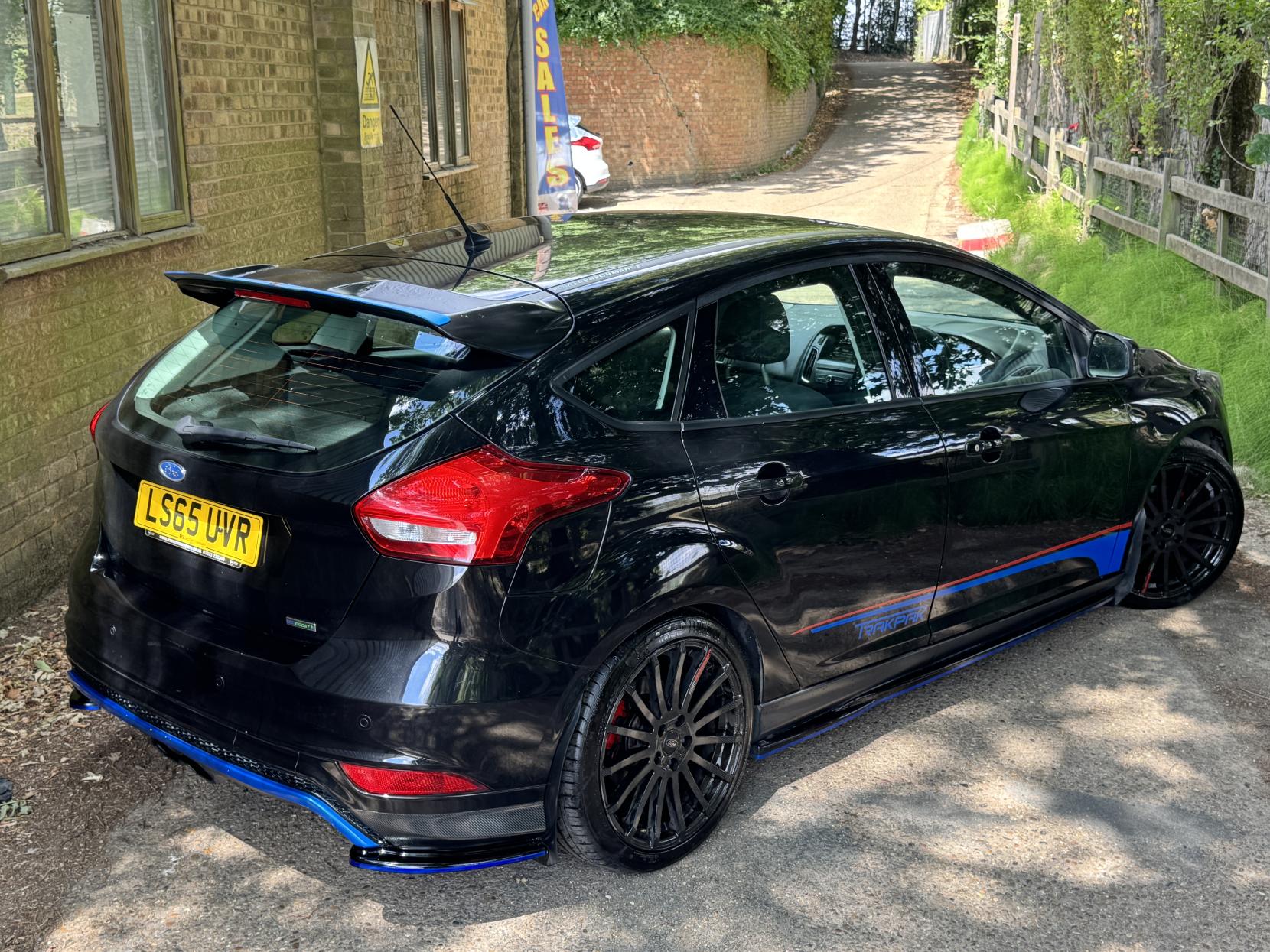 Ford Focus 1.0T EcoBoost Titanium Hatchback 5dr Petrol Manual Euro 6 (s/s) (100 ps)