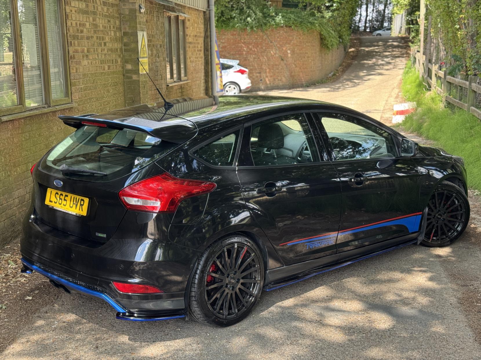 Ford Focus 1.0T EcoBoost Titanium Hatchback 5dr Petrol Manual Euro 6 (s/s) (100 ps)