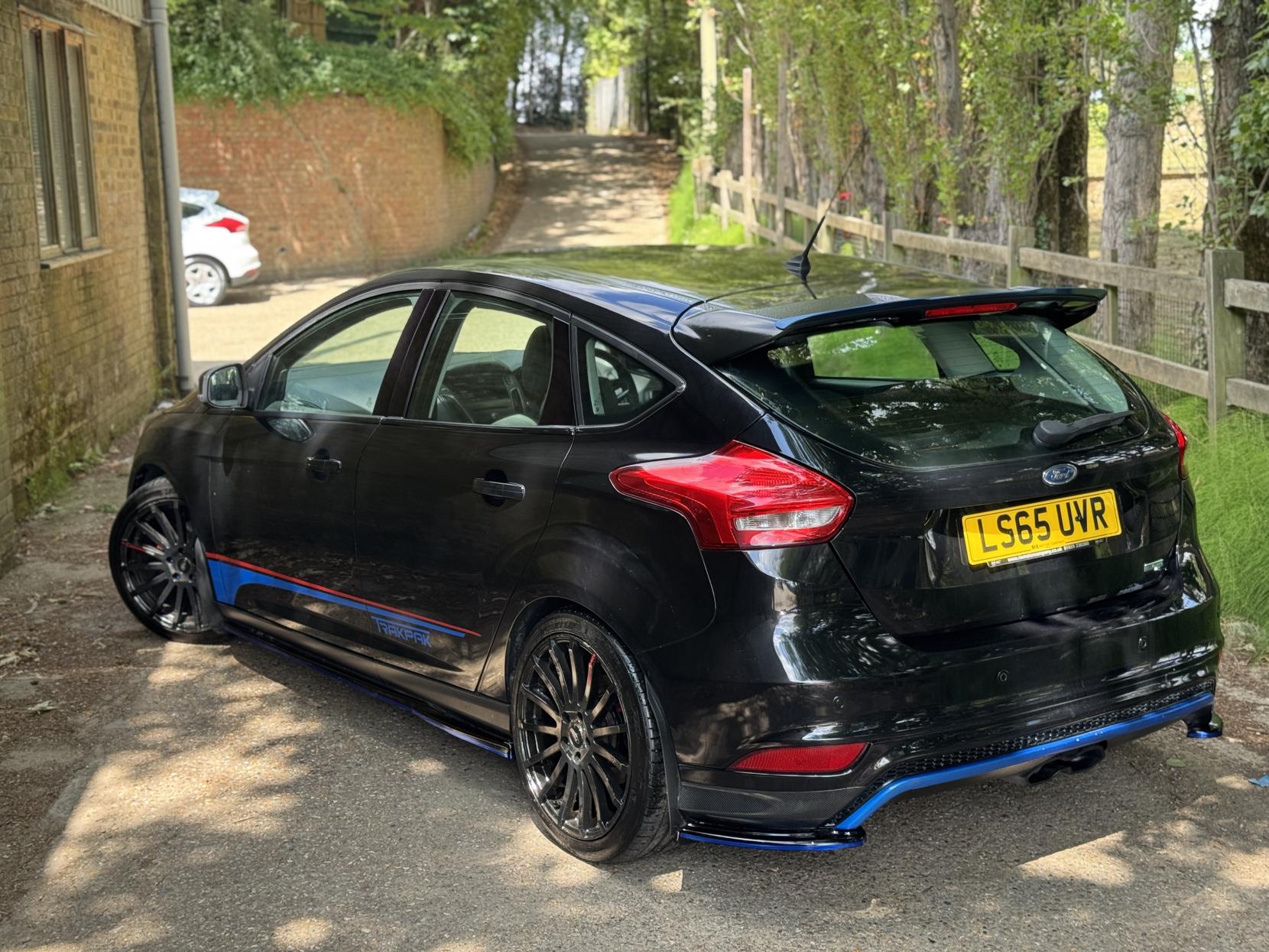 Ford Focus 1.0T EcoBoost Titanium Hatchback 5dr Petrol Manual Euro 6 (s/s) (100 ps)