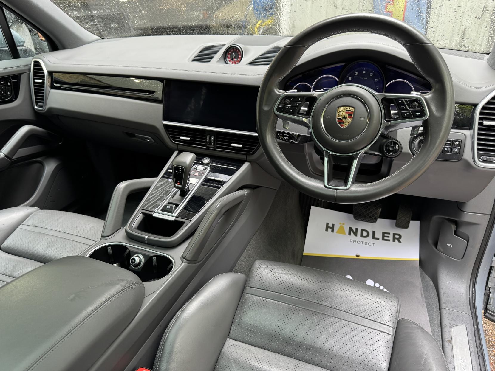 Porsche Cayenne 3.0T V6 GPF SUV 5dr Petrol TiptronicS 4WD Euro 6 (s/s) (340 ps)