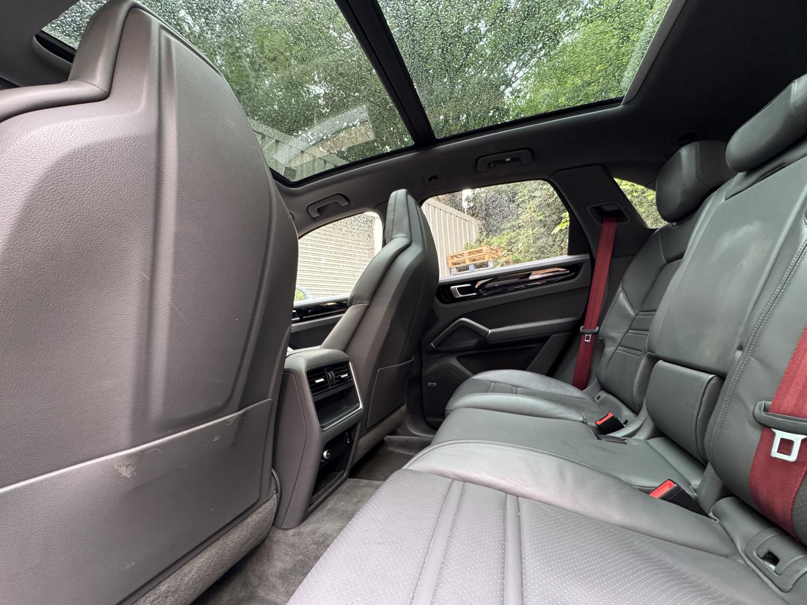 Porsche Cayenne 3.0T V6 GPF SUV 5dr Petrol TiptronicS 4WD Euro 6 (s/s) (340 ps)