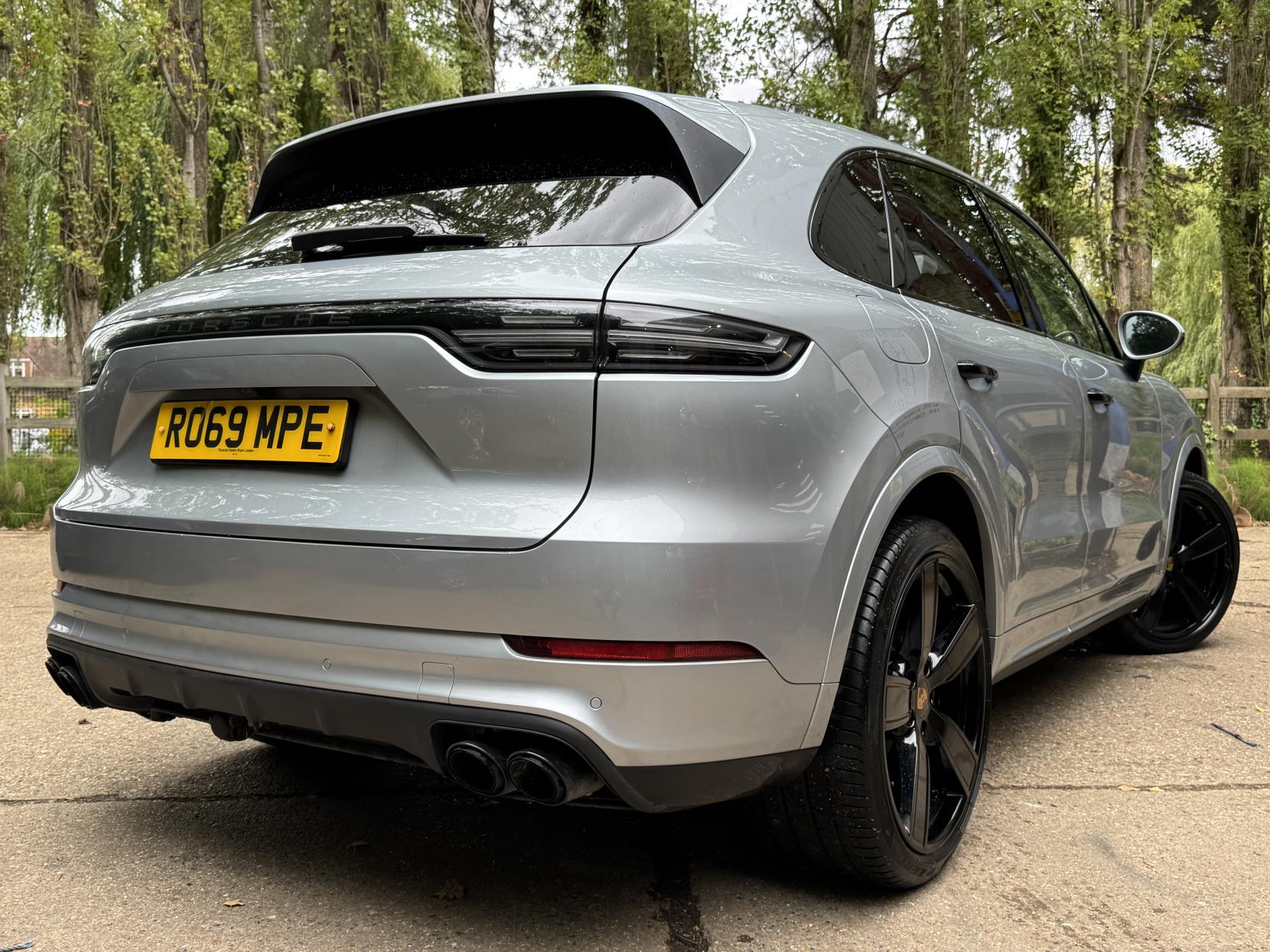 Porsche Cayenne 3.0T V6 GPF SUV 5dr Petrol TiptronicS 4WD Euro 6 (s/s) (340 ps)