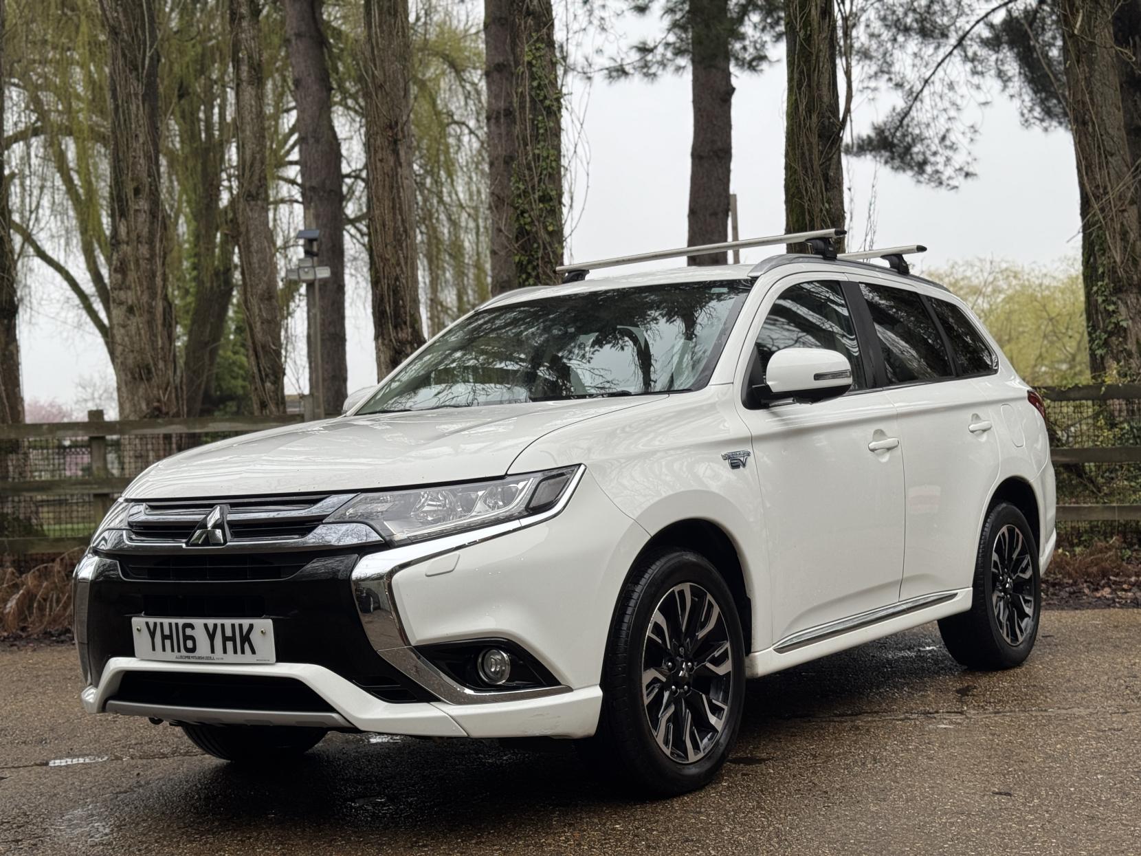 Mitsubishi Outlander 2.0h 12kWh GX4h SUV 5dr Petrol Plug-in Hybrid CVT 4WD Euro 6 (s/s) (200 ps)