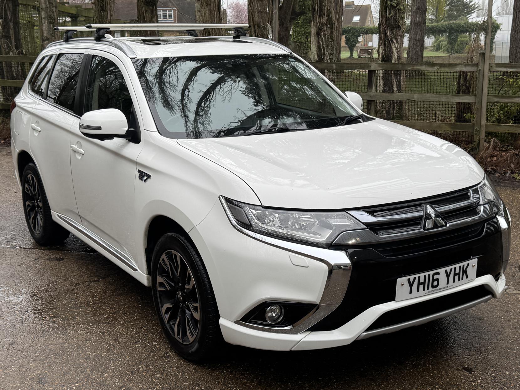 Mitsubishi Outlander 2.0h 12kWh GX4h SUV 5dr Petrol Plug-in Hybrid CVT 4WD Euro 6 (s/s) (200 ps)