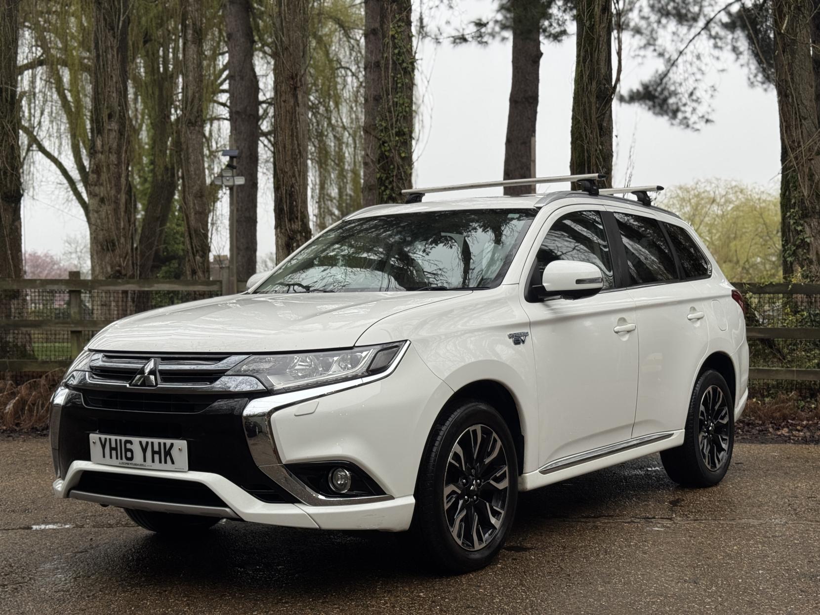 Mitsubishi Outlander 2.0h 12kWh GX4h SUV 5dr Petrol Plug-in Hybrid CVT 4WD Euro 6 (s/s) (200 ps)