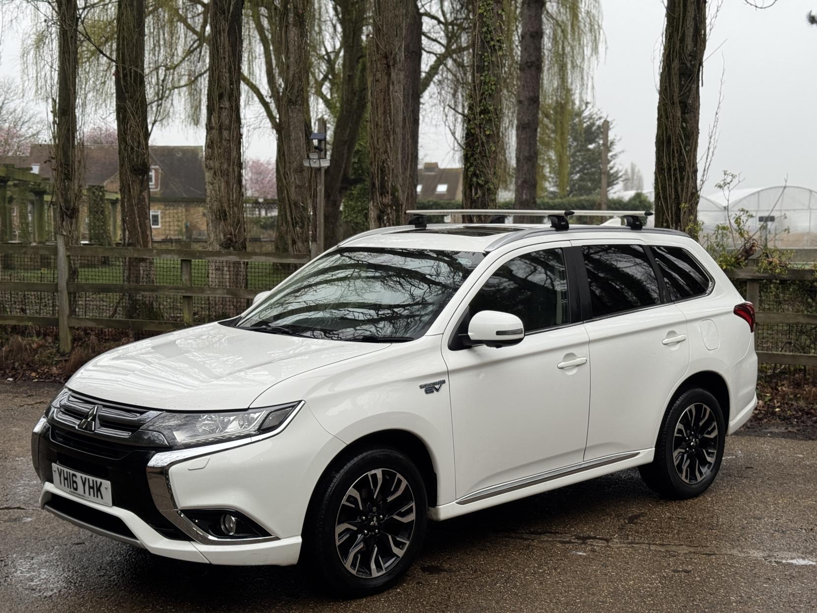 Mitsubishi Outlander 2.0h 12kWh GX4h SUV 5dr Petrol Plug-in Hybrid CVT 4WD Euro 6 (s/s) (200 ps)