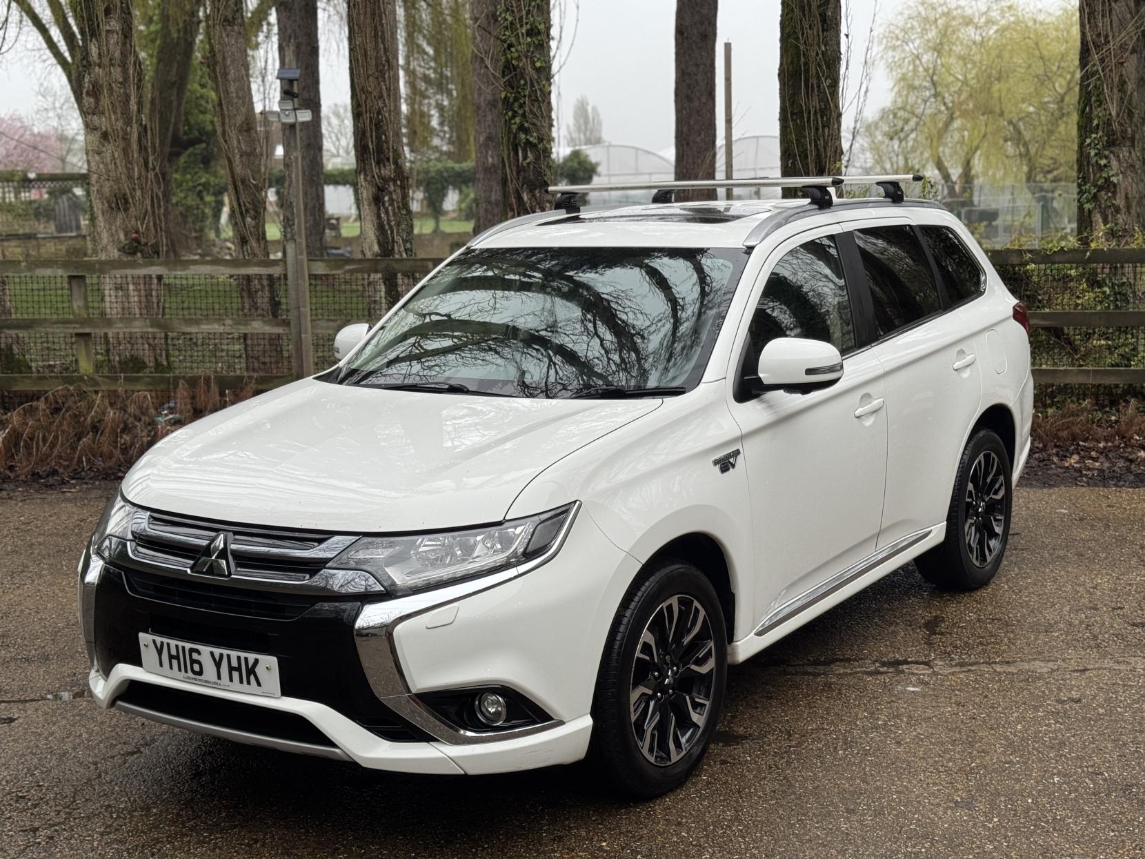 Mitsubishi Outlander 2.0h 12kWh GX4h SUV 5dr Petrol Plug-in Hybrid CVT 4WD Euro 6 (s/s) (200 ps)
