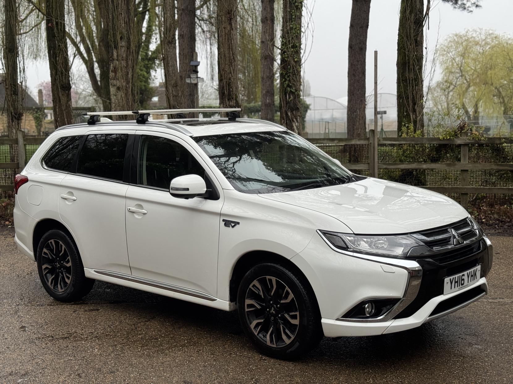 Mitsubishi Outlander 2.0h 12kWh GX4h SUV 5dr Petrol Plug-in Hybrid CVT 4WD Euro 6 (s/s) (200 ps)