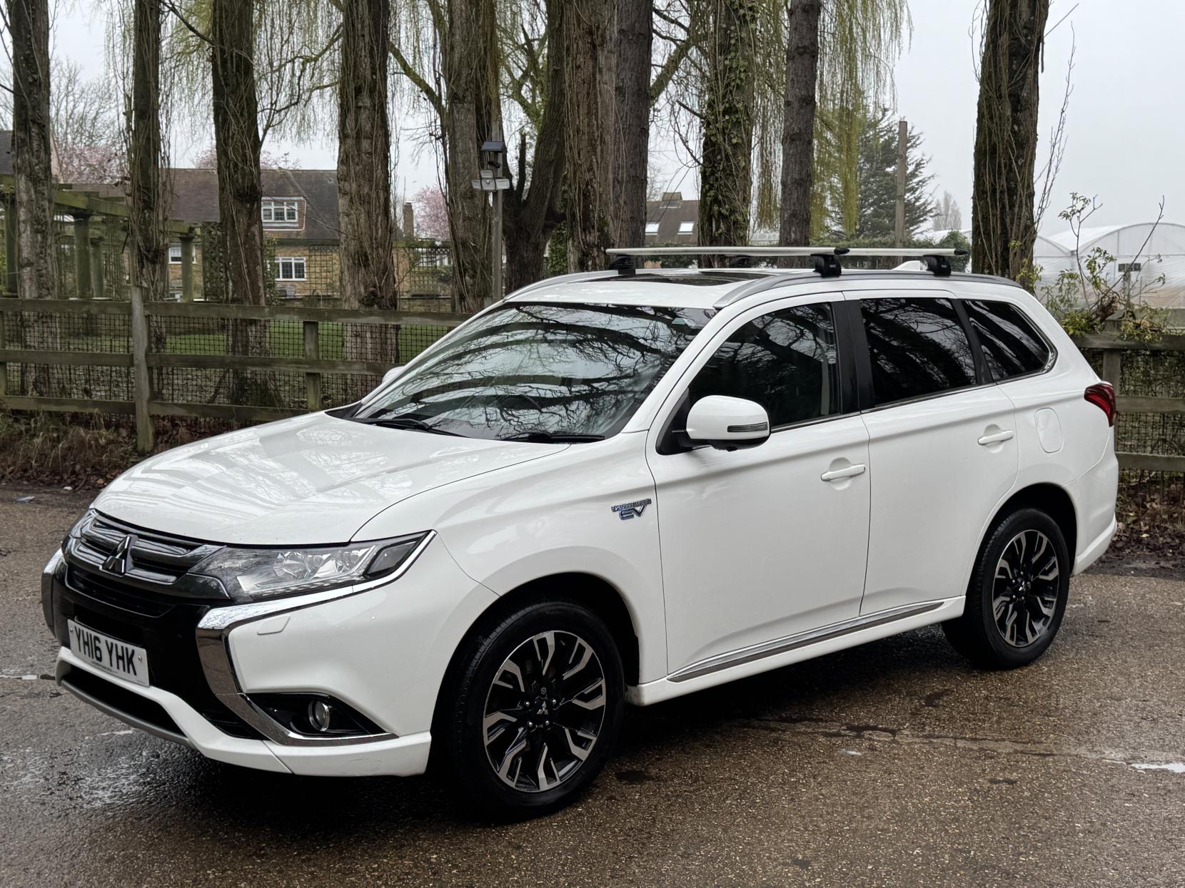 Mitsubishi Outlander 2.0h 12kWh GX4h SUV 5dr Petrol Plug-in Hybrid CVT 4WD Euro 6 (s/s) (200 ps)