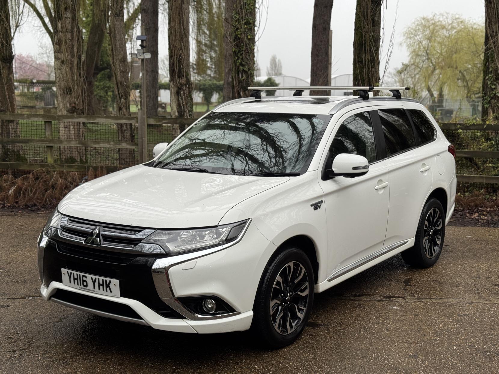 Mitsubishi Outlander 2.0h 12kWh GX4h SUV 5dr Petrol Plug-in Hybrid CVT 4WD Euro 6 (s/s) (200 ps)