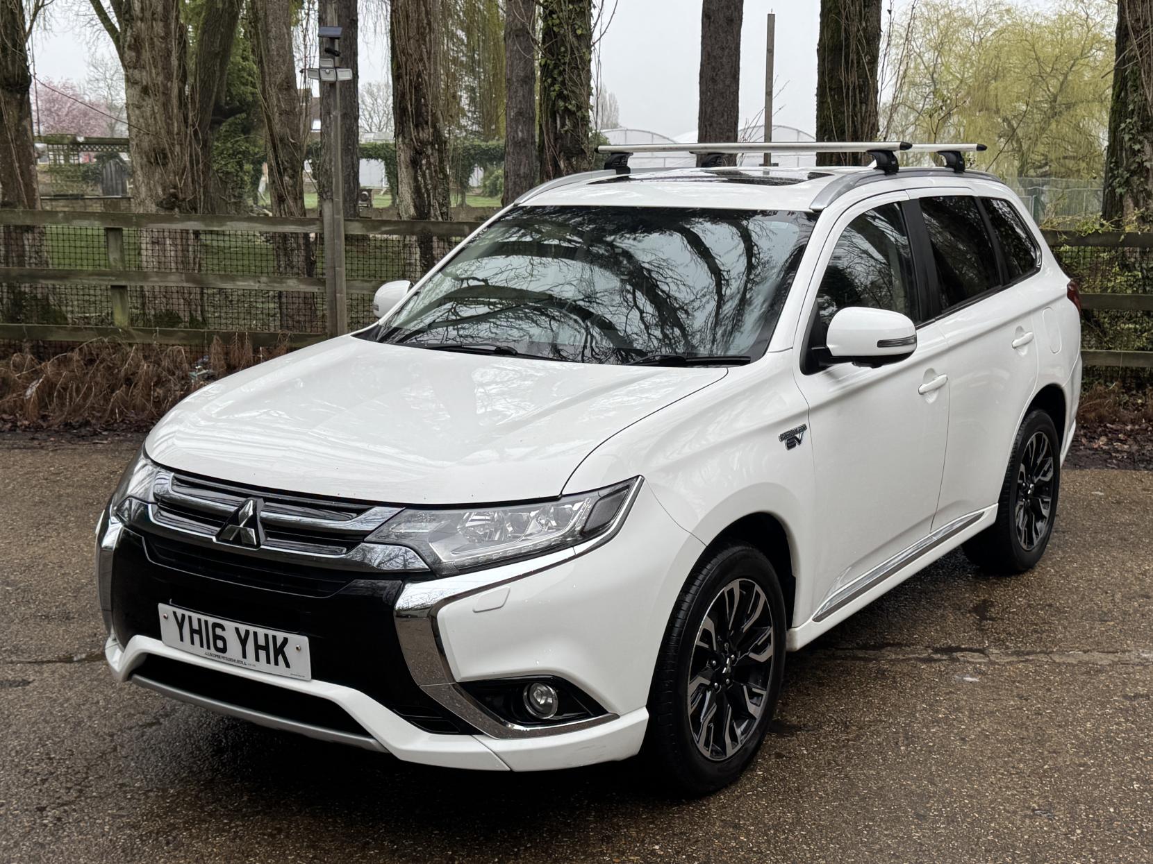 Mitsubishi Outlander 2.0h 12kWh GX4h SUV 5dr Petrol Plug-in Hybrid CVT 4WD Euro 6 (s/s) (200 ps)