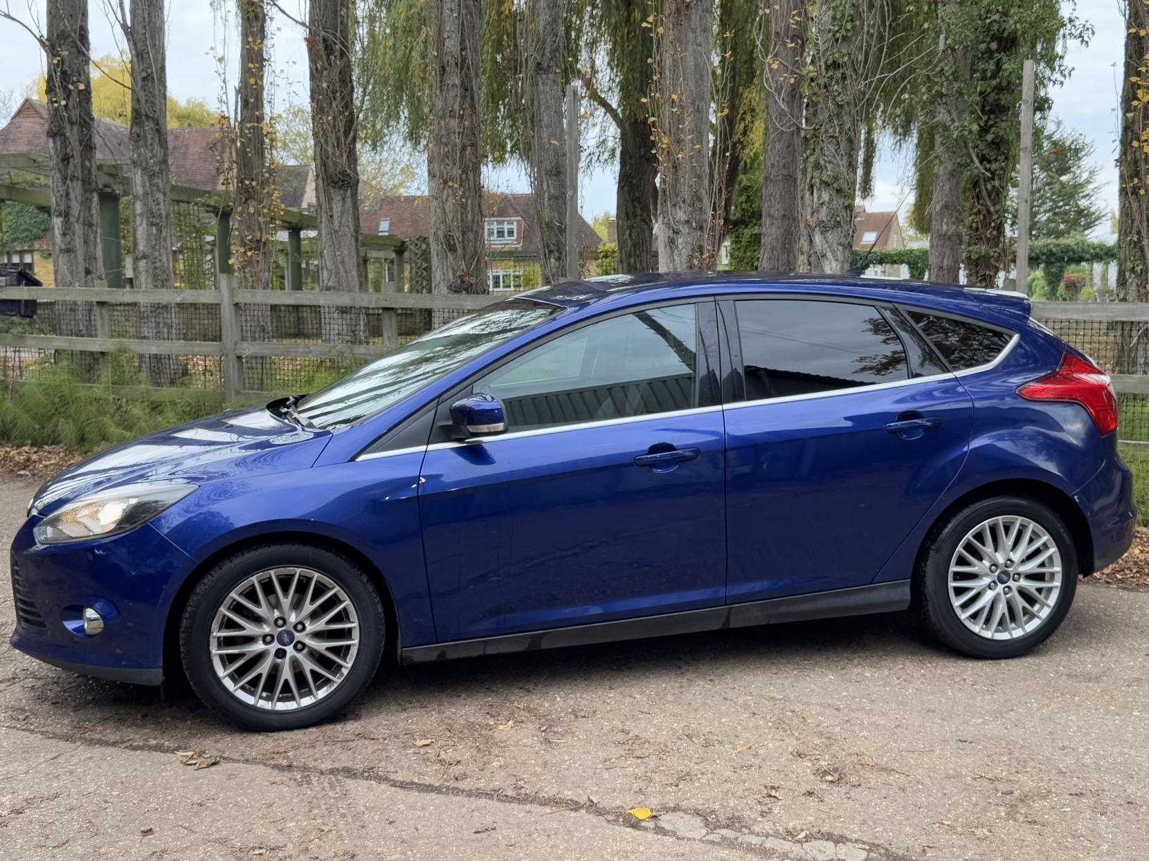 Ford Focus 1.0T EcoBoost Zetec Hatchback 5dr Petrol Manual Euro 5 (s/s) (125 ps)