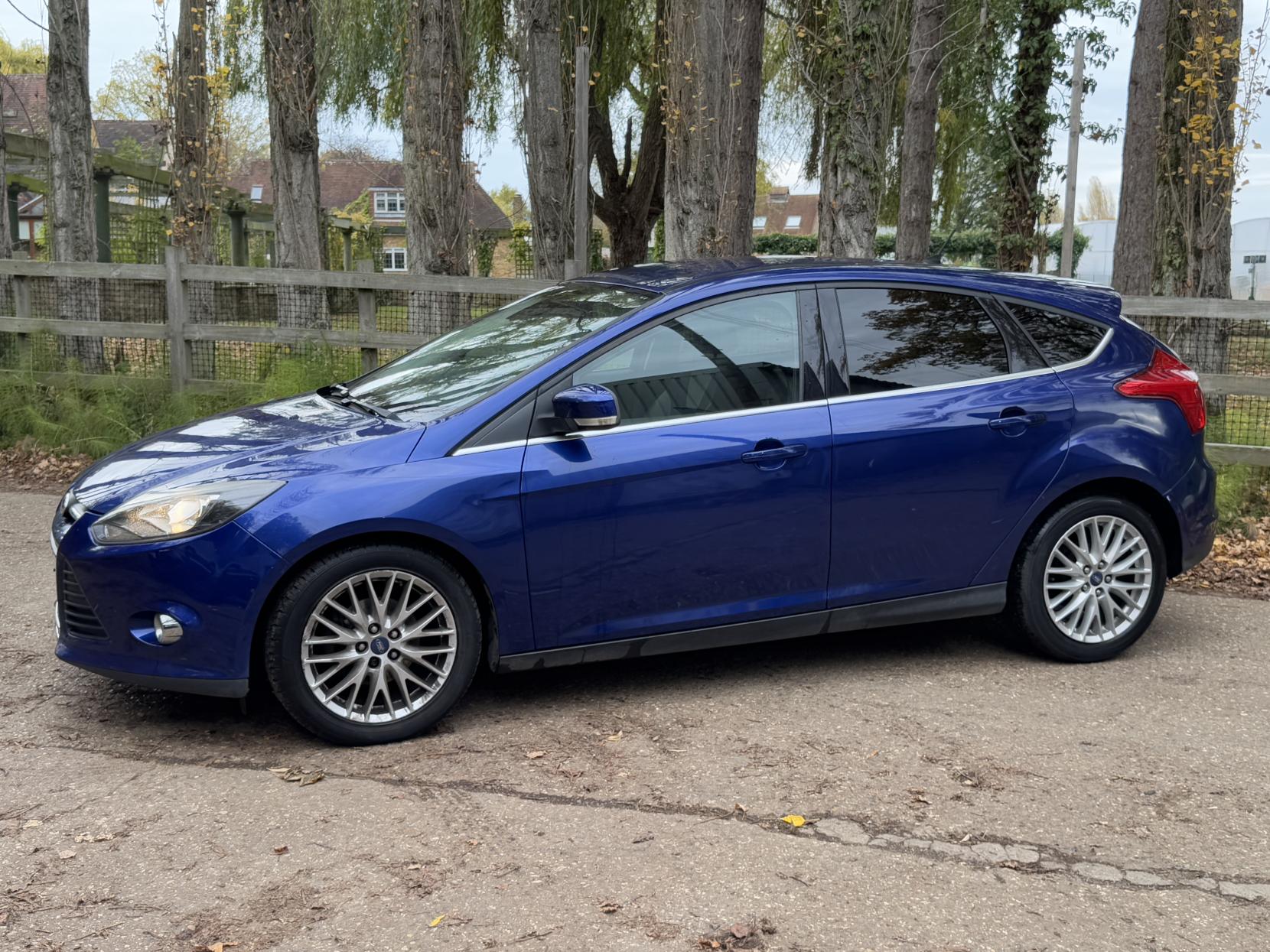 Ford Focus 1.0T EcoBoost Zetec Hatchback 5dr Petrol Manual Euro 5 (s/s) (125 ps)