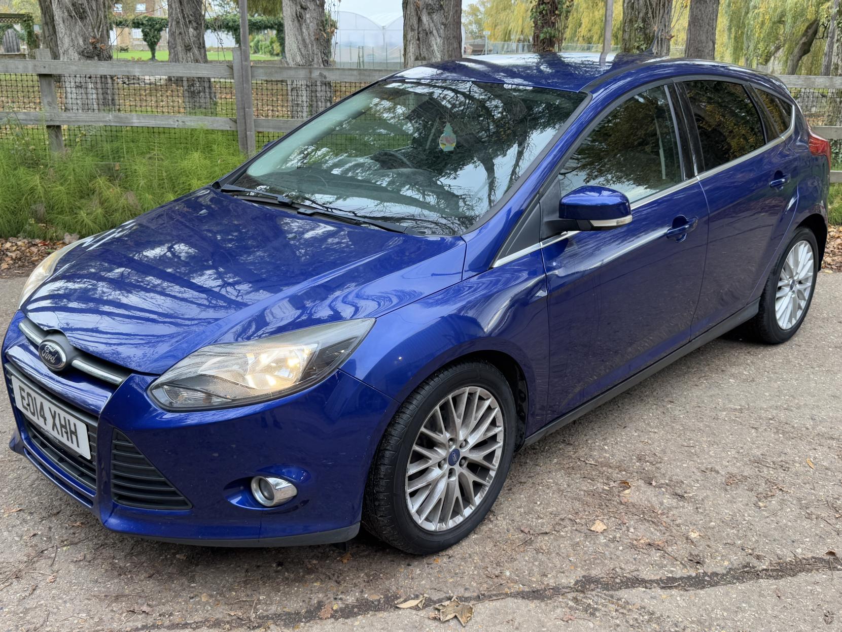 Ford Focus 1.0T EcoBoost Zetec Hatchback 5dr Petrol Manual Euro 5 (s/s) (125 ps)