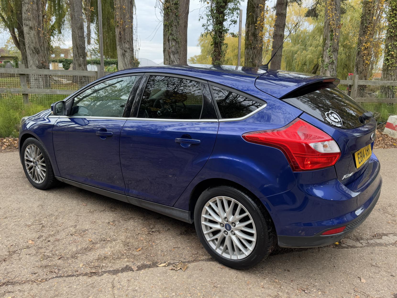 Ford Focus 1.0T EcoBoost Zetec Hatchback 5dr Petrol Manual Euro 5 (s/s) (125 ps)