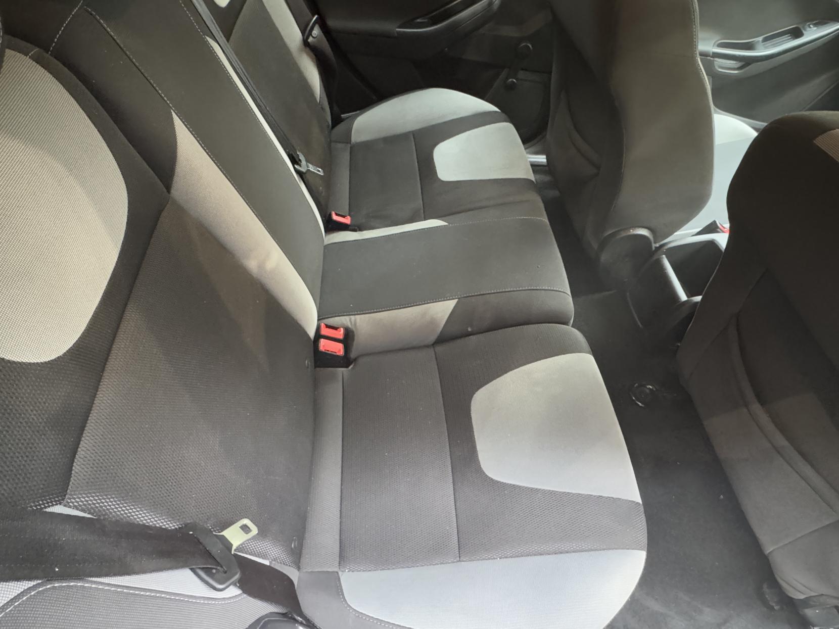 Ford Focus 1.0T EcoBoost Zetec Hatchback 5dr Petrol Manual Euro 5 (s/s) (125 ps)