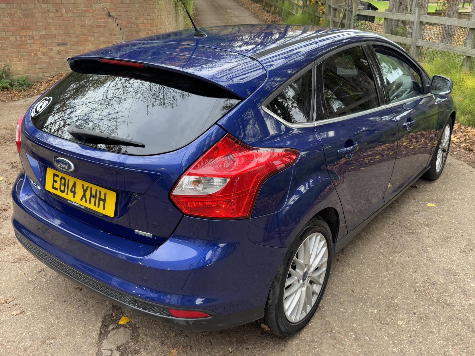 Ford Focus 1.0T EcoBoost Zetec Hatchback 5dr Petrol Manual Euro 5 (s/s) (125 ps)