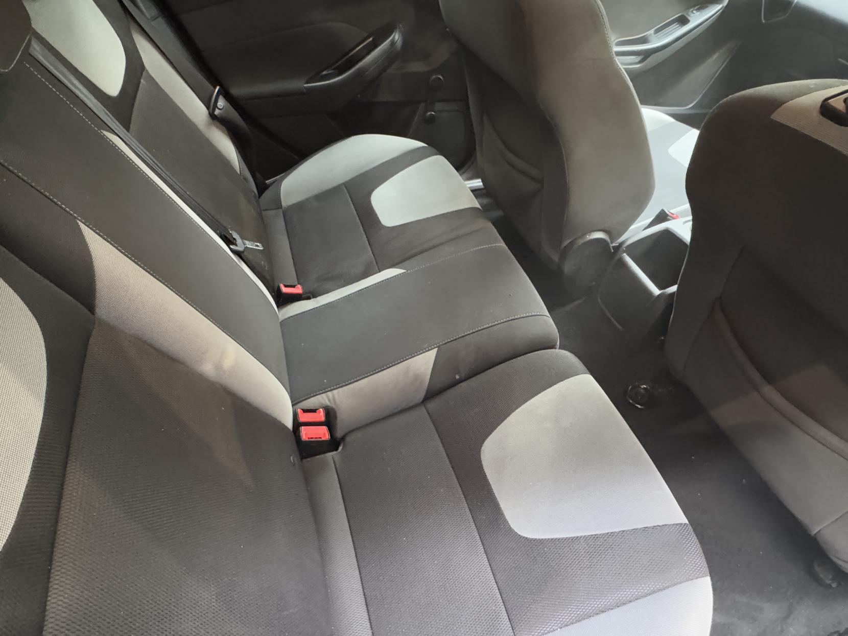 Ford Focus 1.0T EcoBoost Zetec Hatchback 5dr Petrol Manual Euro 5 (s/s) (125 ps)