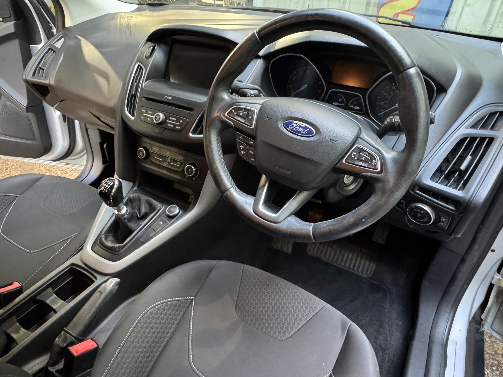 Ford Focus 1.0T EcoBoost Zetec Edition Hatchback 5dr Petrol Manual Euro 6 (s/s) (125 ps)