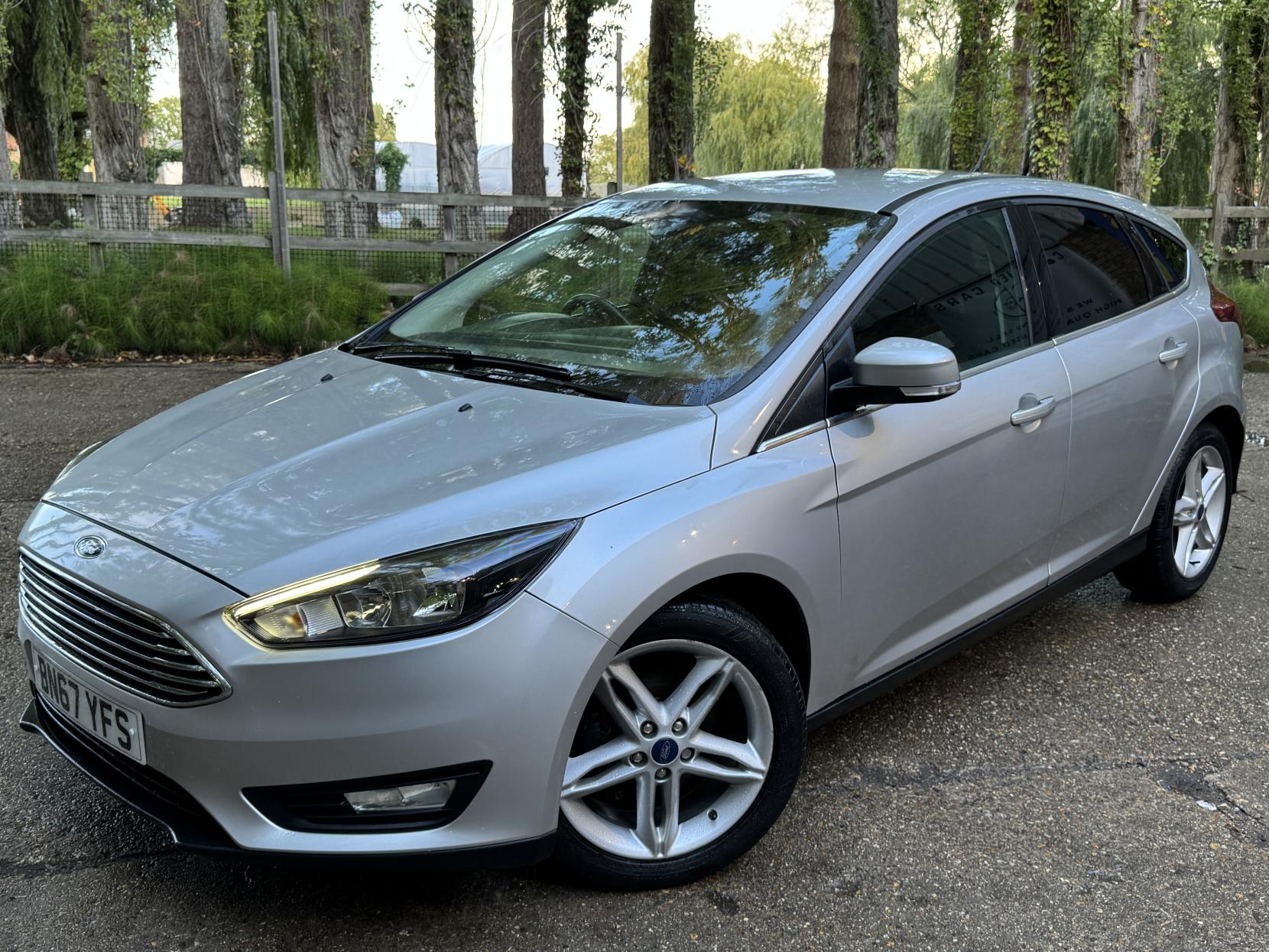 Ford Focus 1.0T EcoBoost Zetec Edition Hatchback 5dr Petrol Manual Euro 6 (s/s) (125 ps)