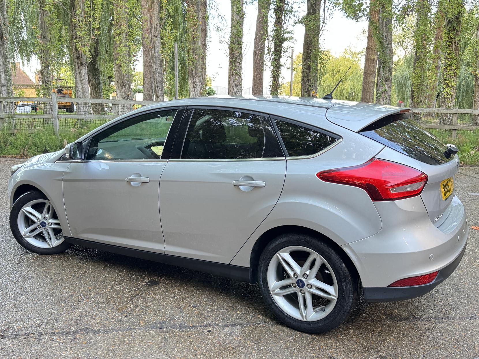 Ford Focus 1.0T EcoBoost Zetec Edition Hatchback 5dr Petrol Manual Euro 6 (s/s) (125 ps)