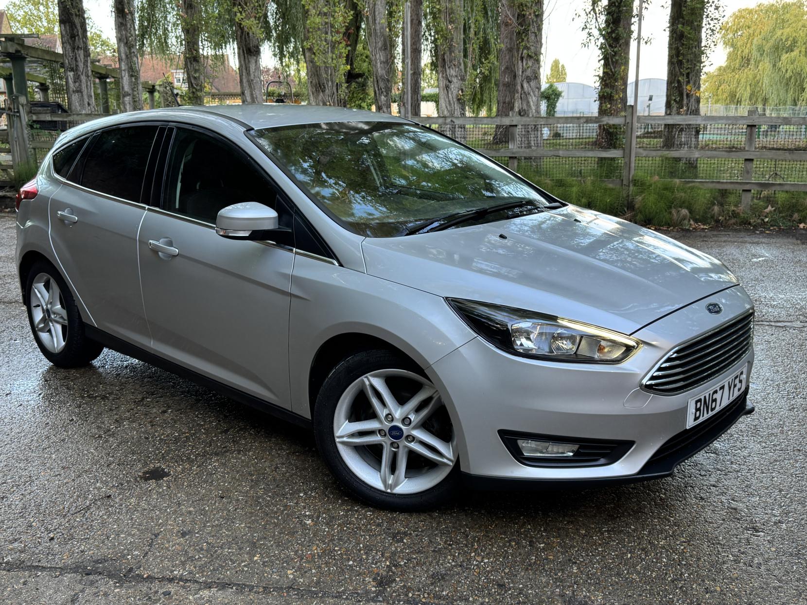 Ford Focus 1.0T EcoBoost Zetec Edition Hatchback 5dr Petrol Manual Euro 6 (s/s) (125 ps)