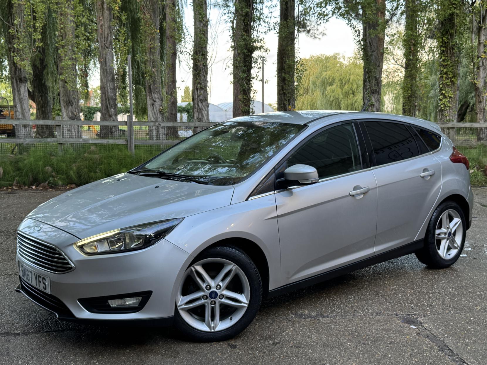 Ford Focus 1.0T EcoBoost Zetec Edition Hatchback 5dr Petrol Manual Euro 6 (s/s) (125 ps)