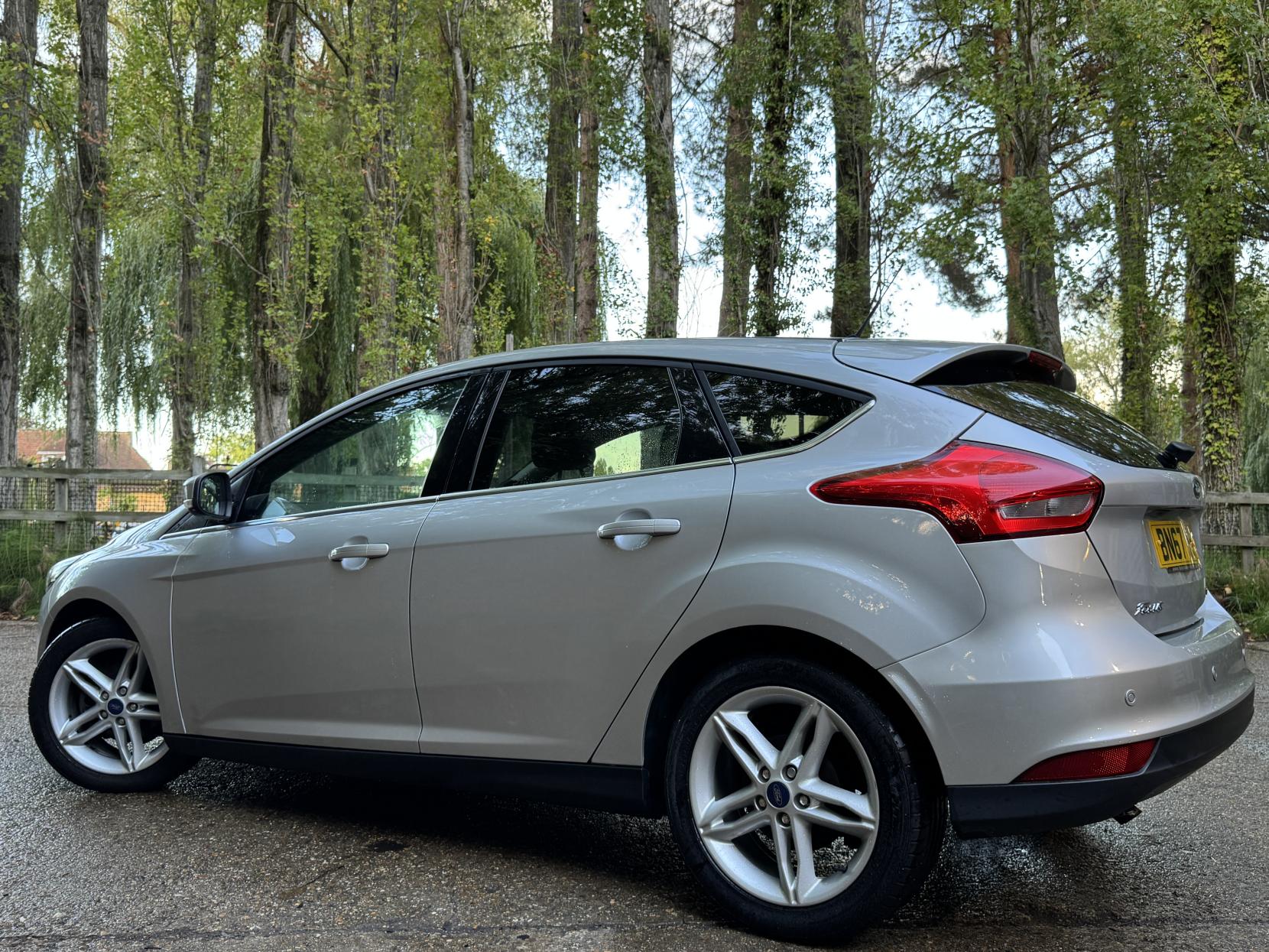 Ford Focus 1.0T EcoBoost Zetec Edition Hatchback 5dr Petrol Manual Euro 6 (s/s) (125 ps)