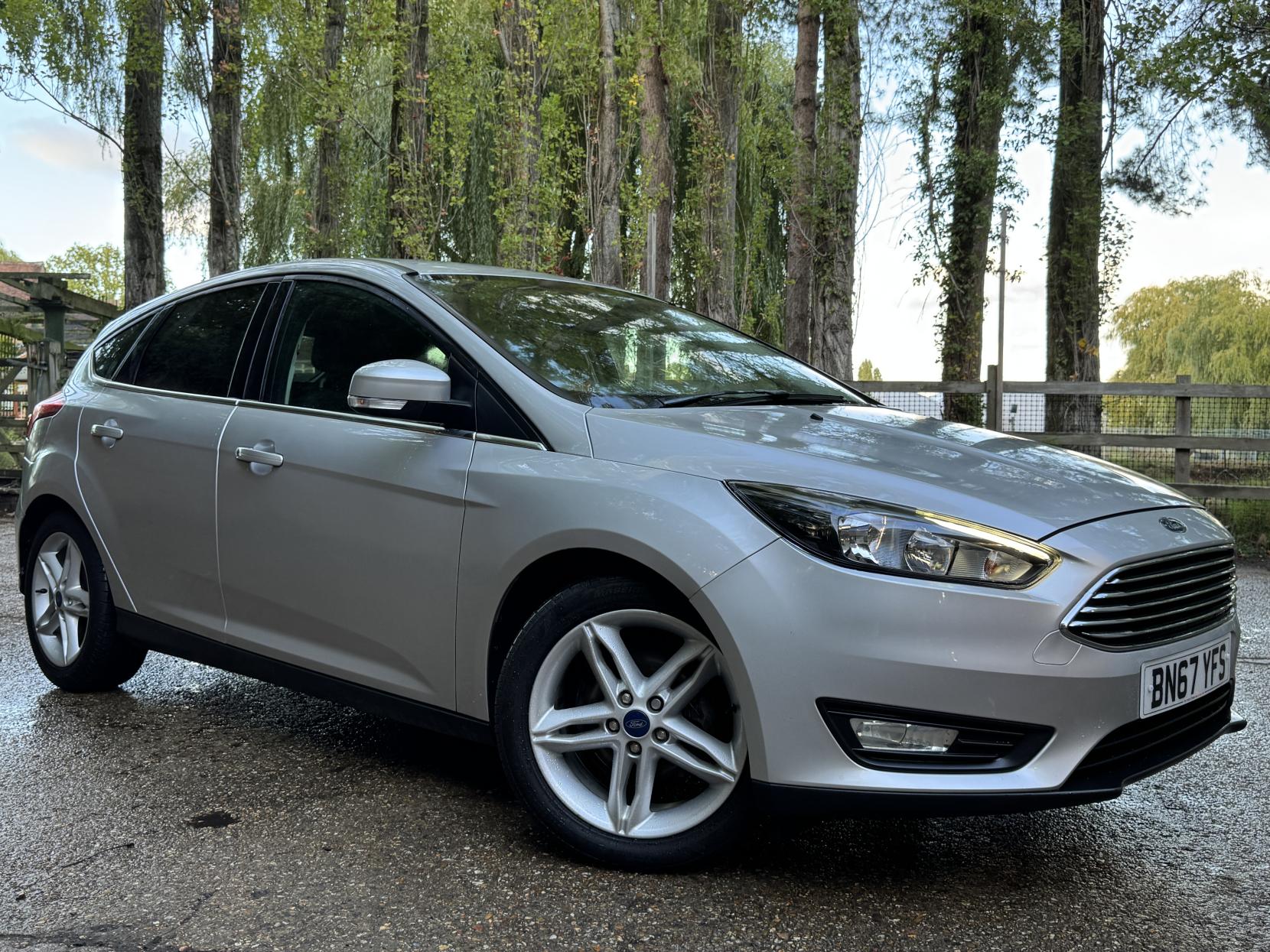 Ford Focus 1.0T EcoBoost Zetec Edition Hatchback 5dr Petrol Manual Euro 6 (s/s) (125 ps)