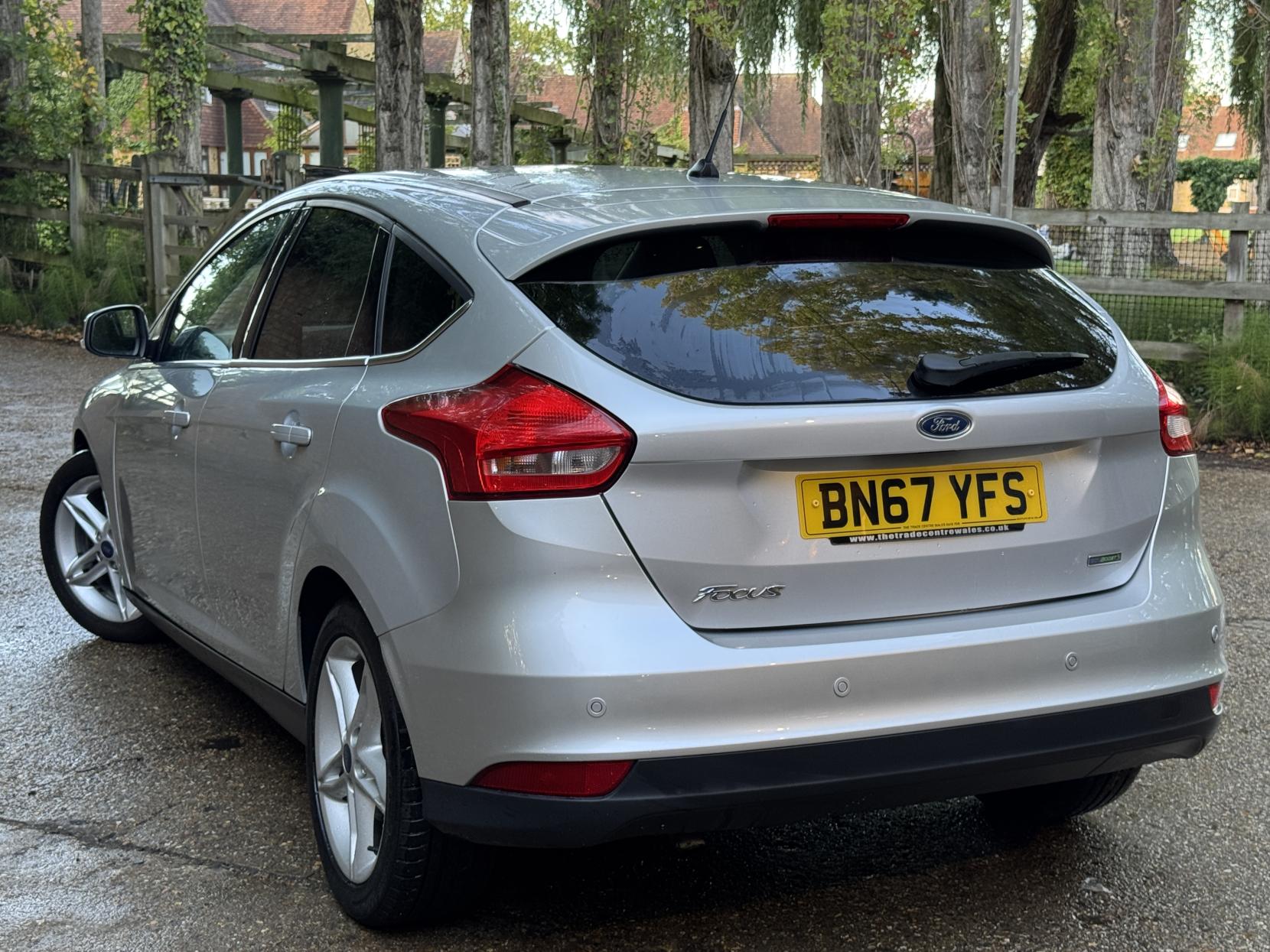 Ford Focus 1.0T EcoBoost Zetec Edition Hatchback 5dr Petrol Manual Euro 6 (s/s) (125 ps)