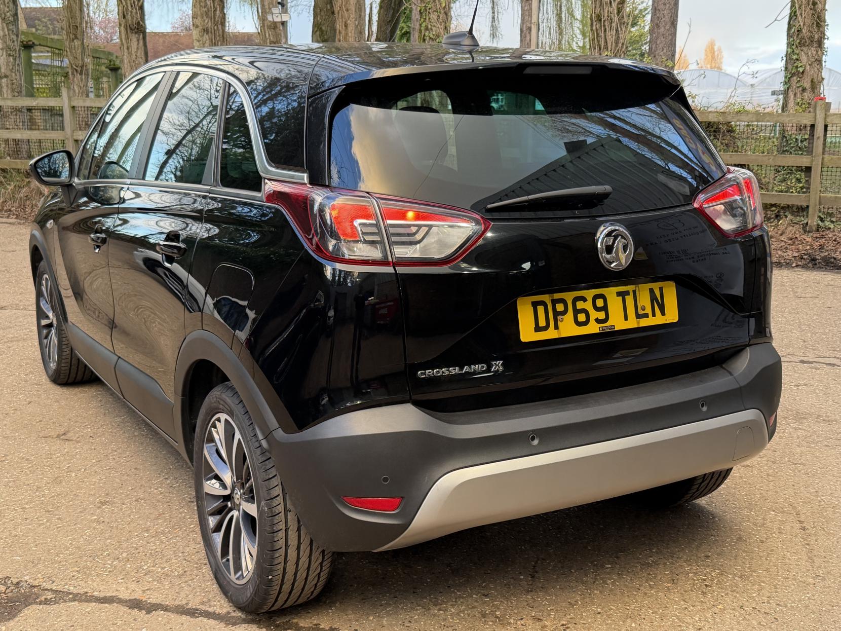 Vauxhall Crossland X 1.2 Elite Nav SUV 5dr Petrol Manual Euro 6 (s/s) (83 ps)