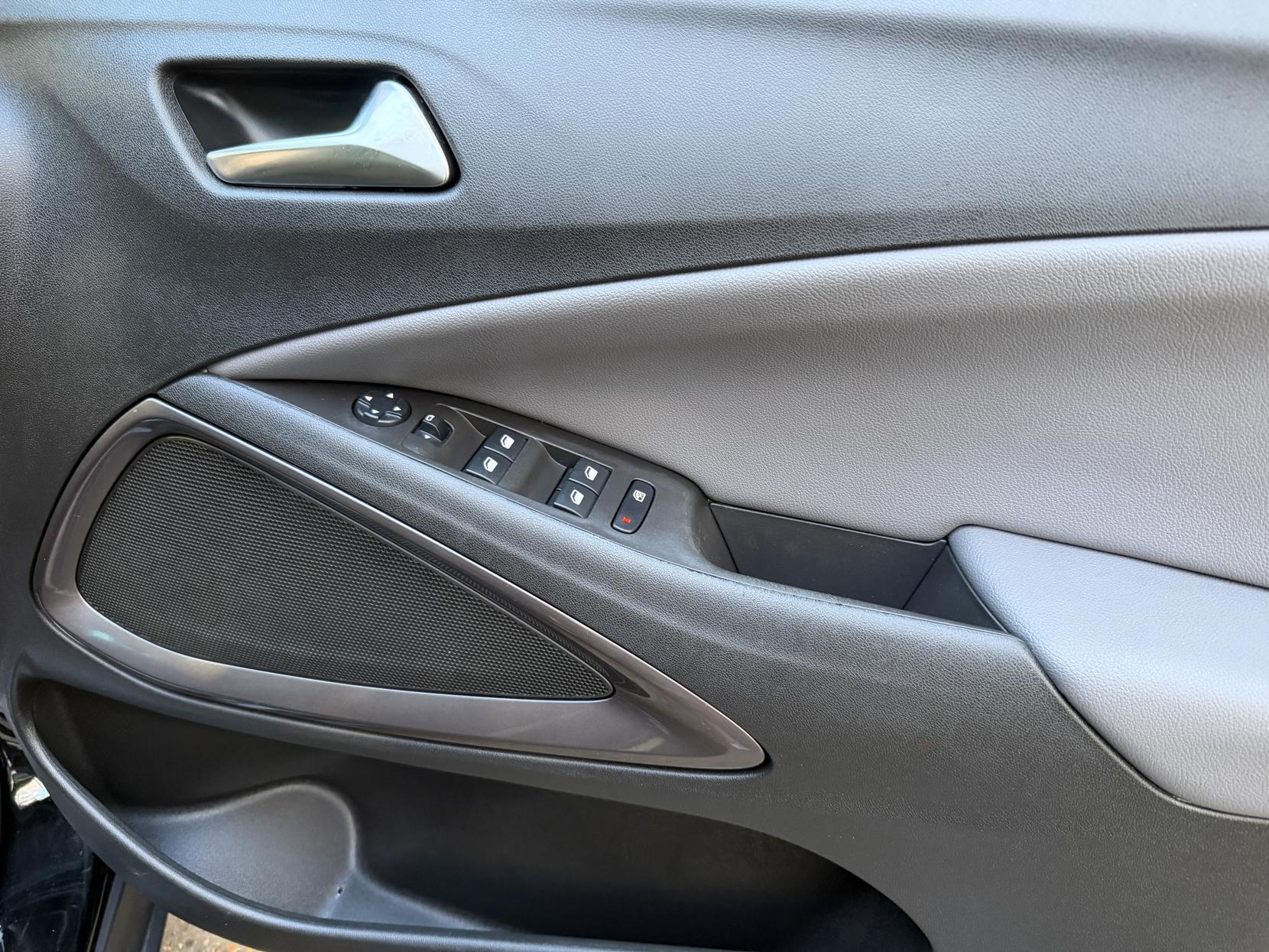 Vauxhall Crossland X 1.2 Elite Nav SUV 5dr Petrol Manual Euro 6 (s/s) (83 ps)