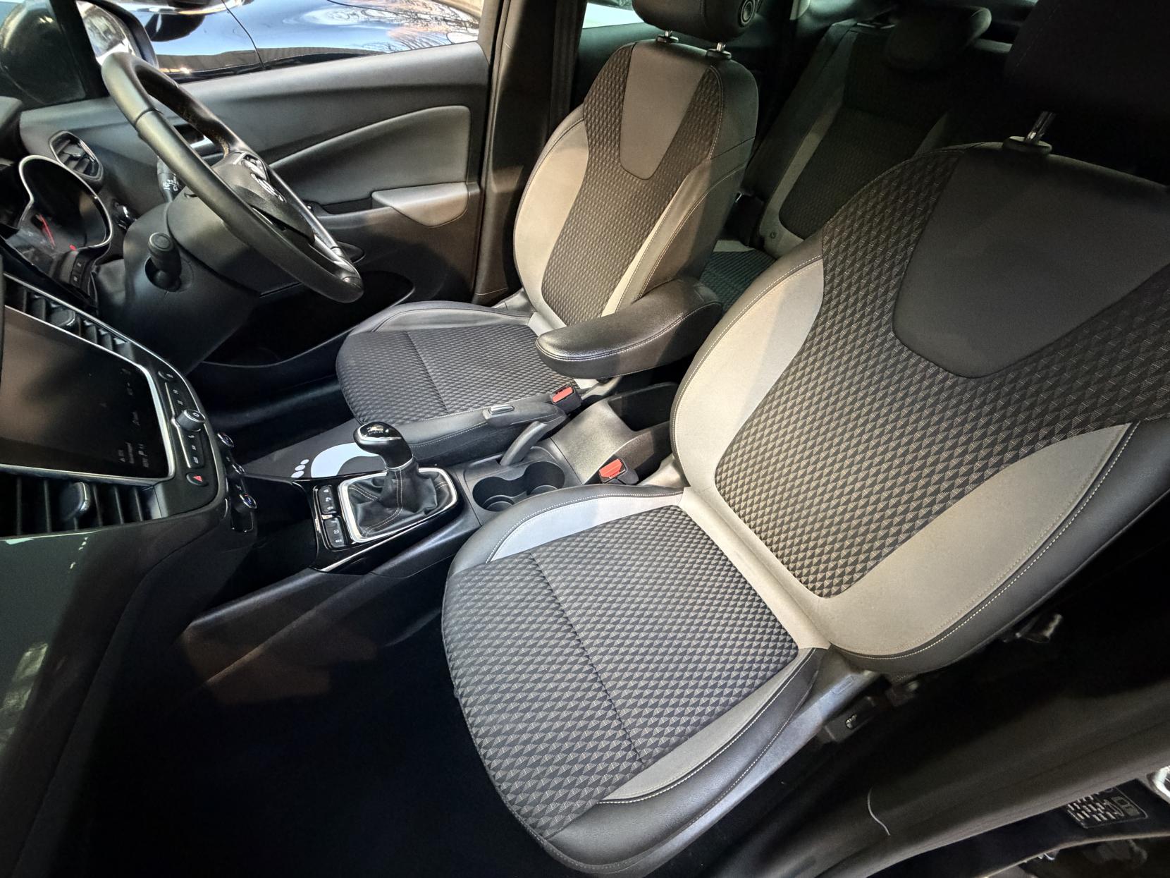 Vauxhall Crossland X 1.2 Elite Nav SUV 5dr Petrol Manual Euro 6 (s/s) (83 ps)