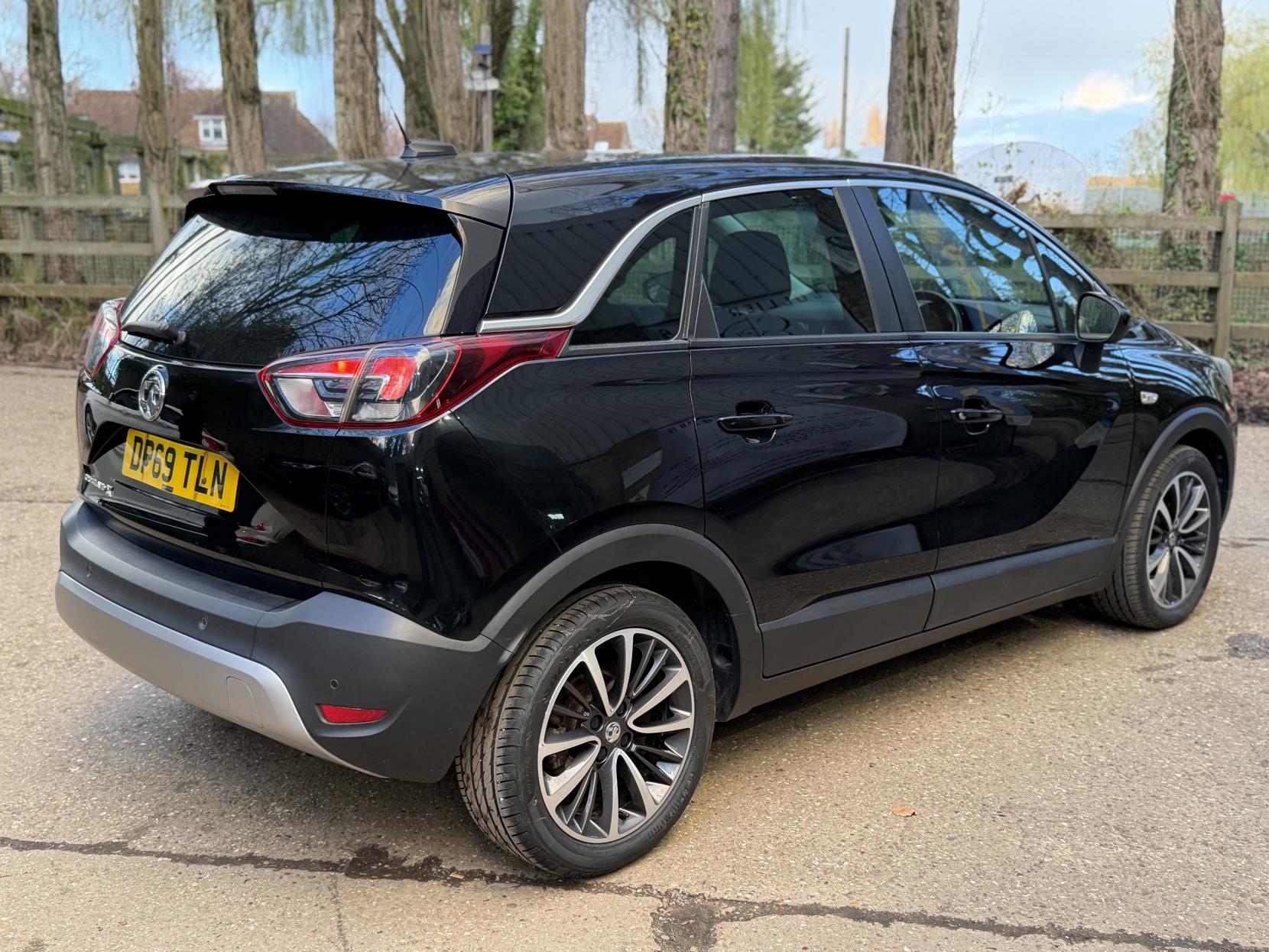 Vauxhall Crossland X 1.2 Elite Nav SUV 5dr Petrol Manual Euro 6 (s/s) (83 ps)