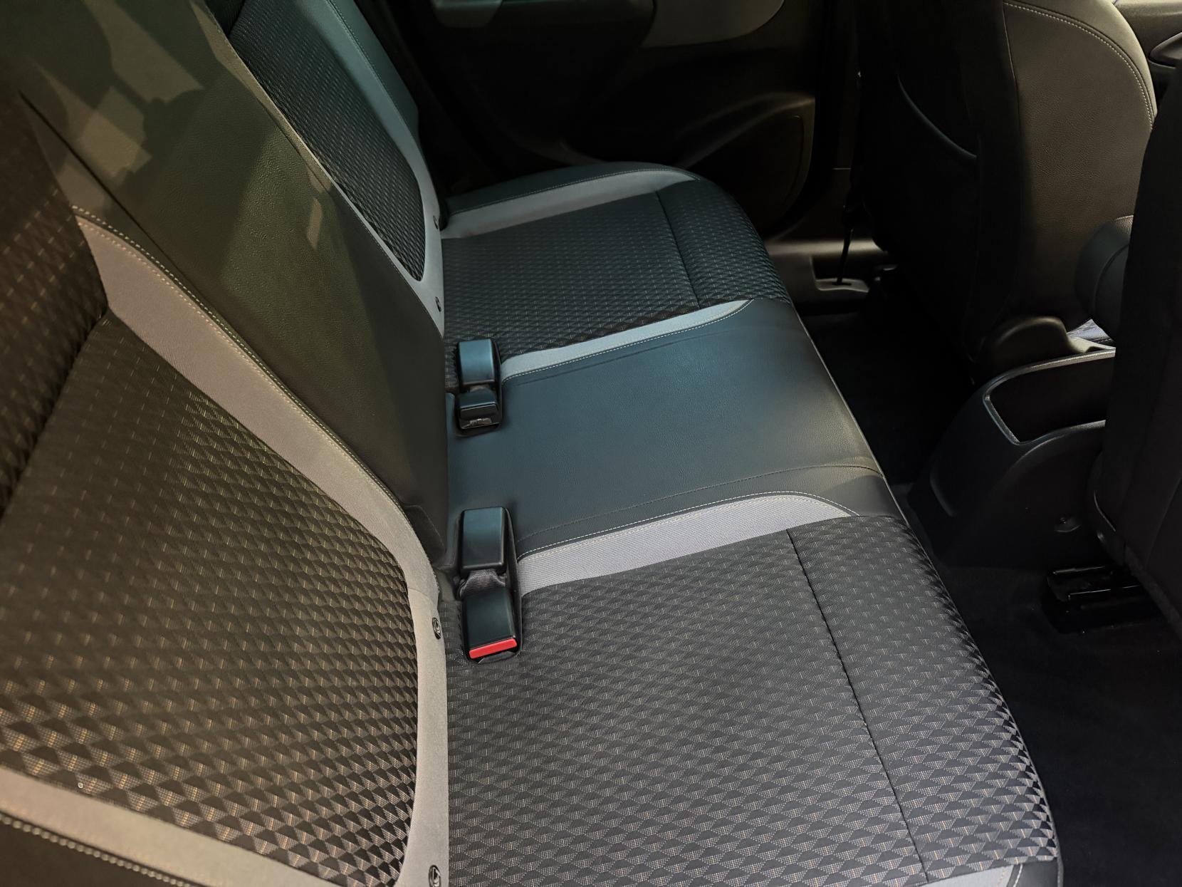 Vauxhall Crossland X 1.2 Elite Nav SUV 5dr Petrol Manual Euro 6 (s/s) (83 ps)